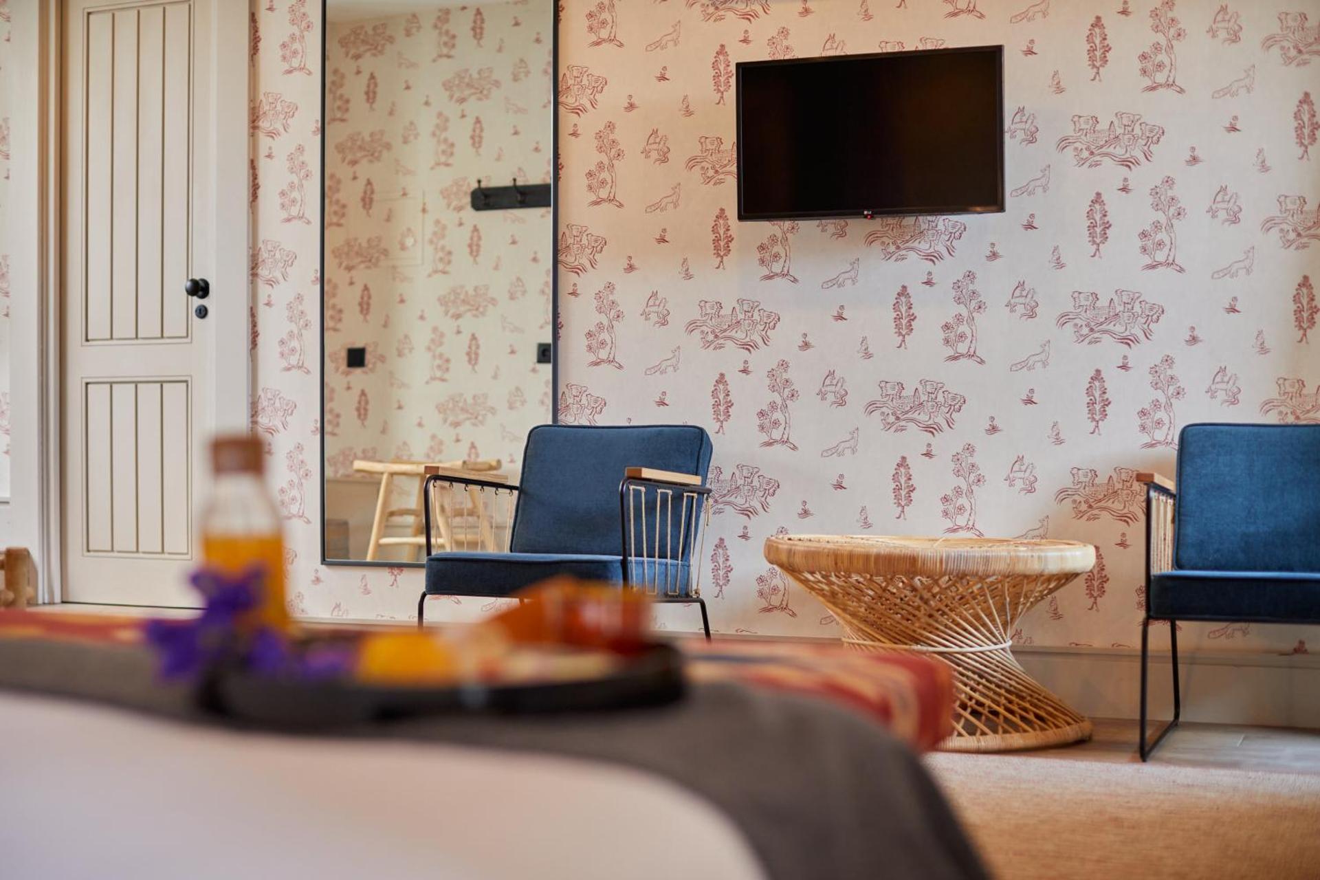 THE PINTA Boutique - Photo 17