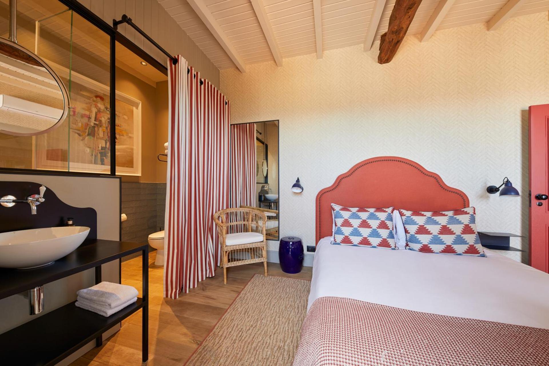 THE PINTA Boutique - Photo 82