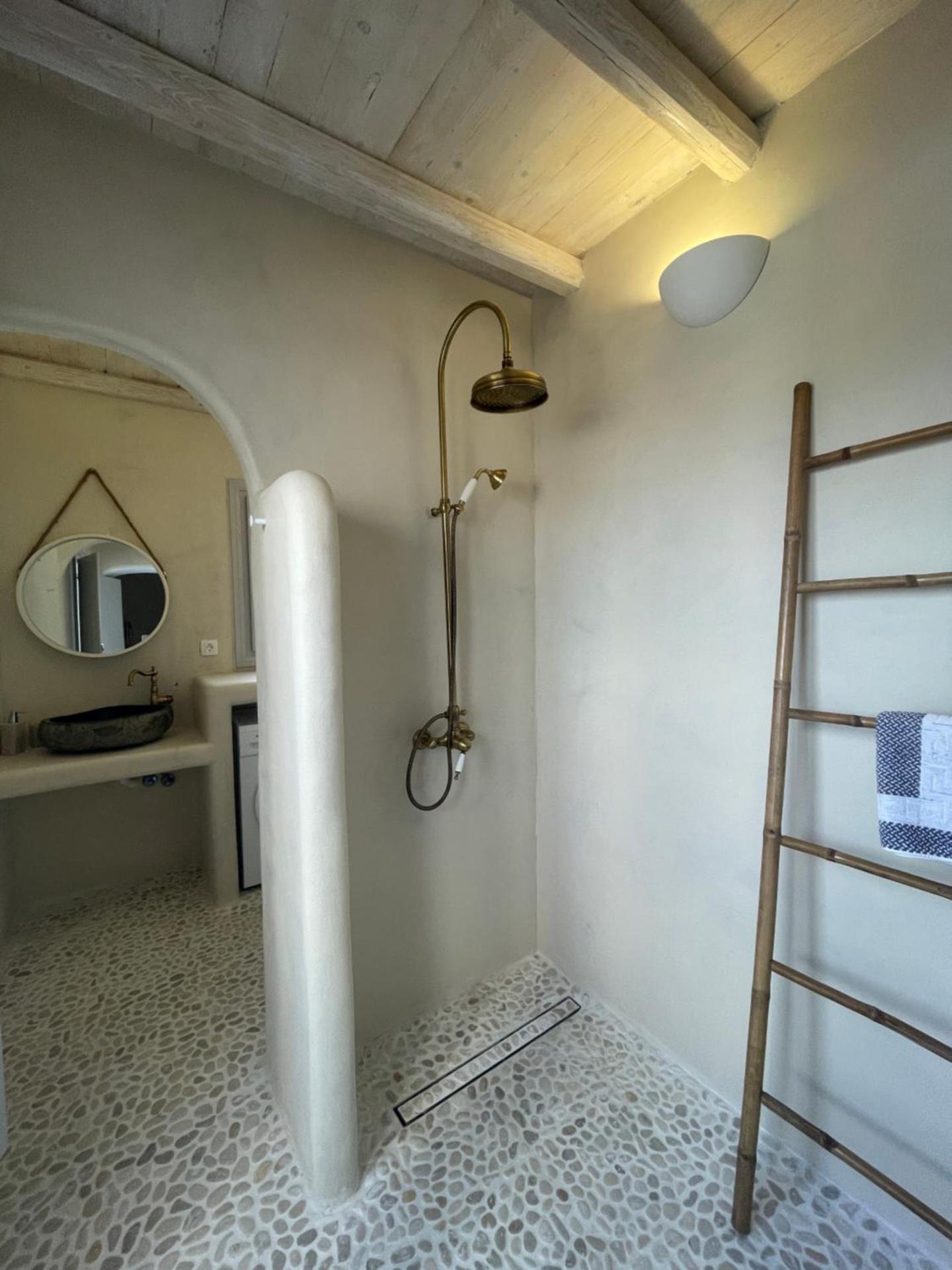 East Side Villa - Photo 44