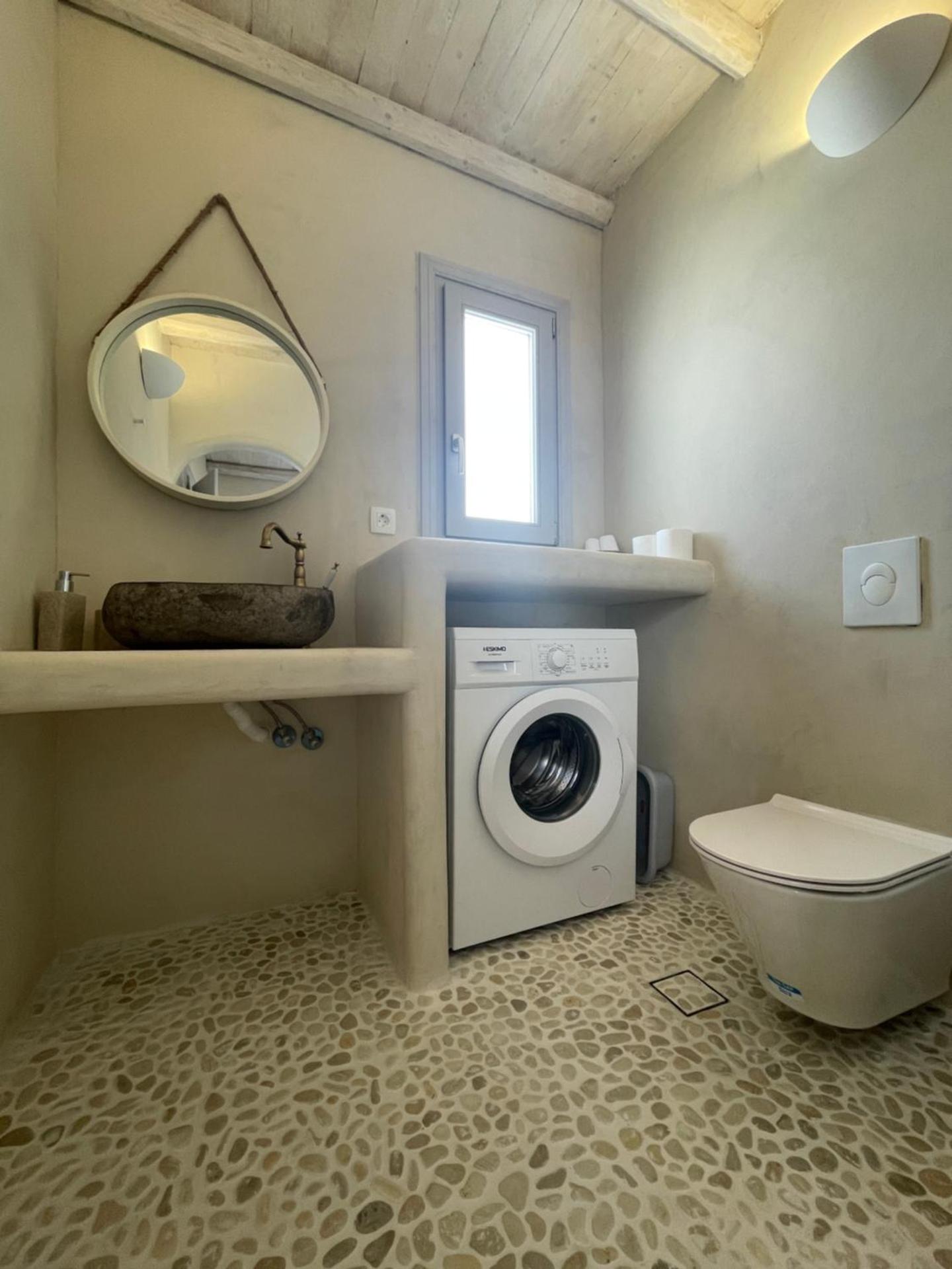 East Side Villa - Photo 43