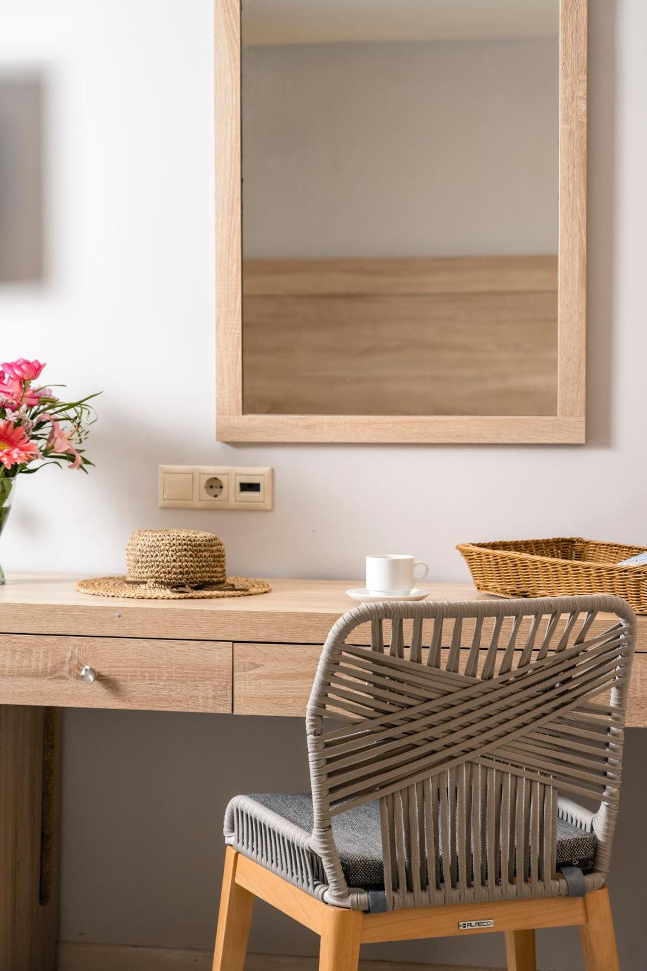 Hotel Lefkas - Photo 43