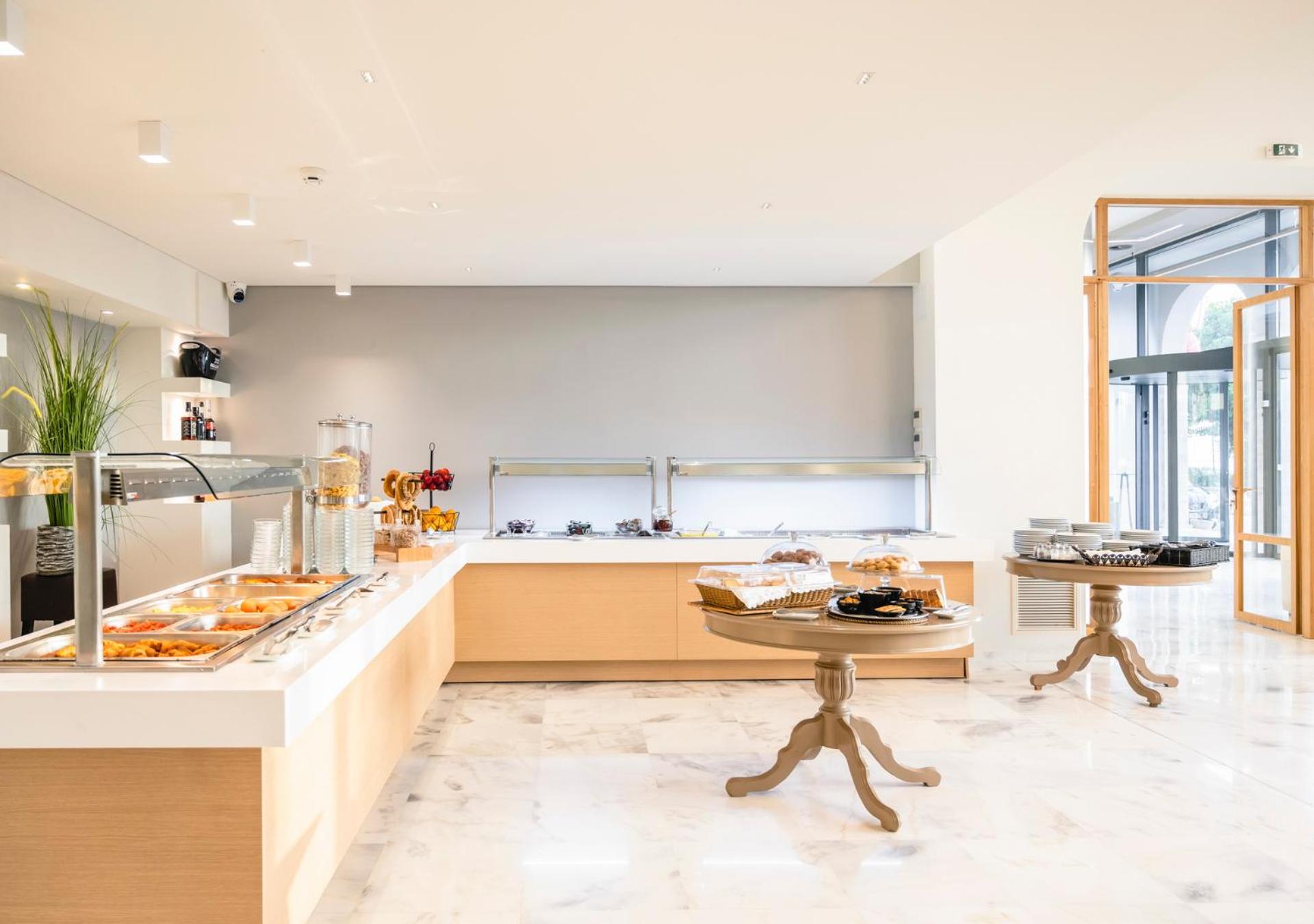 Hotel Lefkas - Photo 33