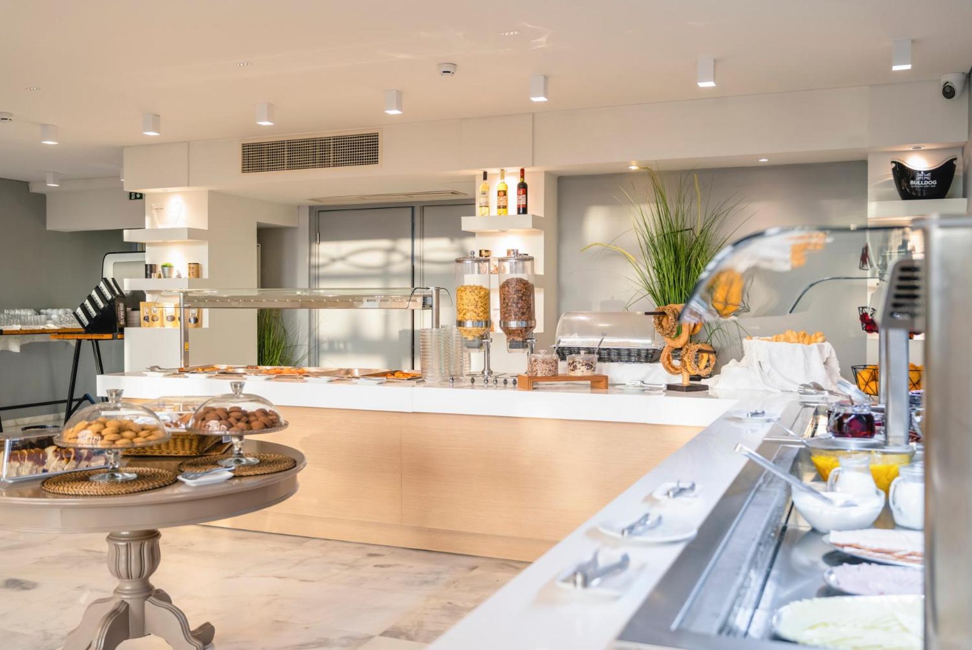 Hotel Lefkas - Photo 51