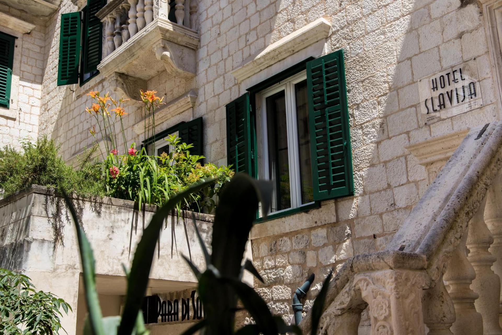 Slavija Culture Heritage Hotel - Photo 167