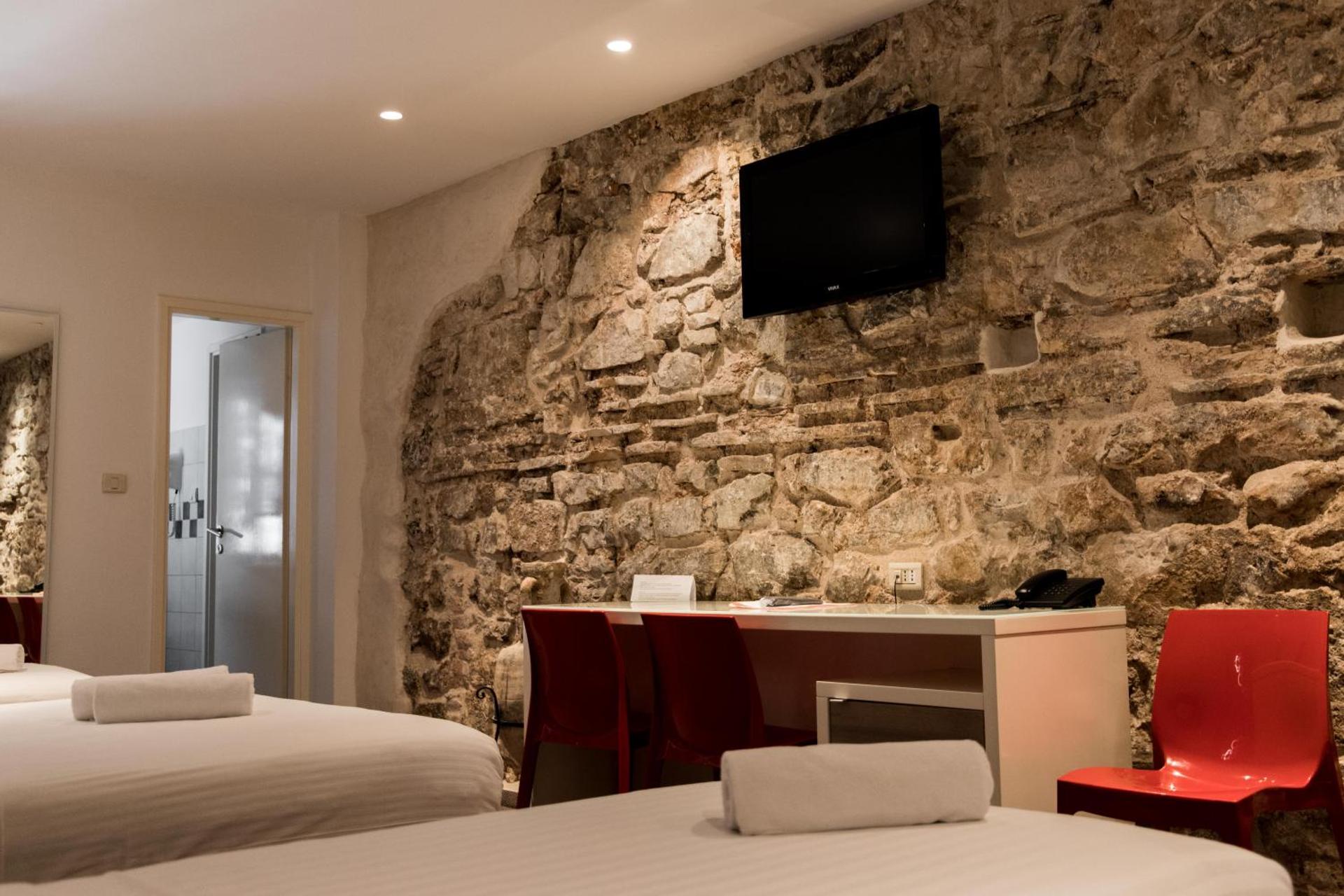 Slavija Culture Heritage Hotel - Photo 71