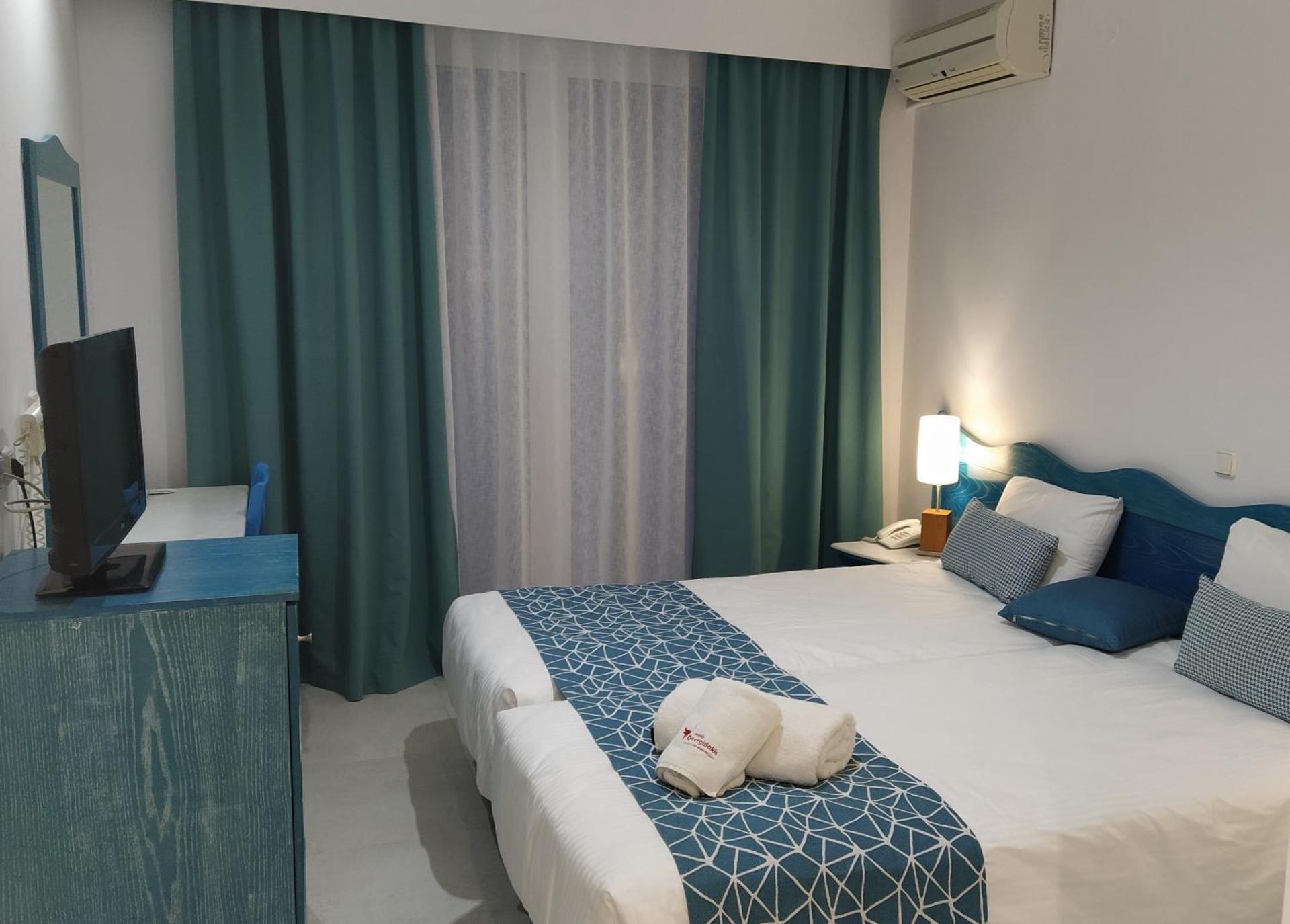 Knossos Hotel - Photo 39