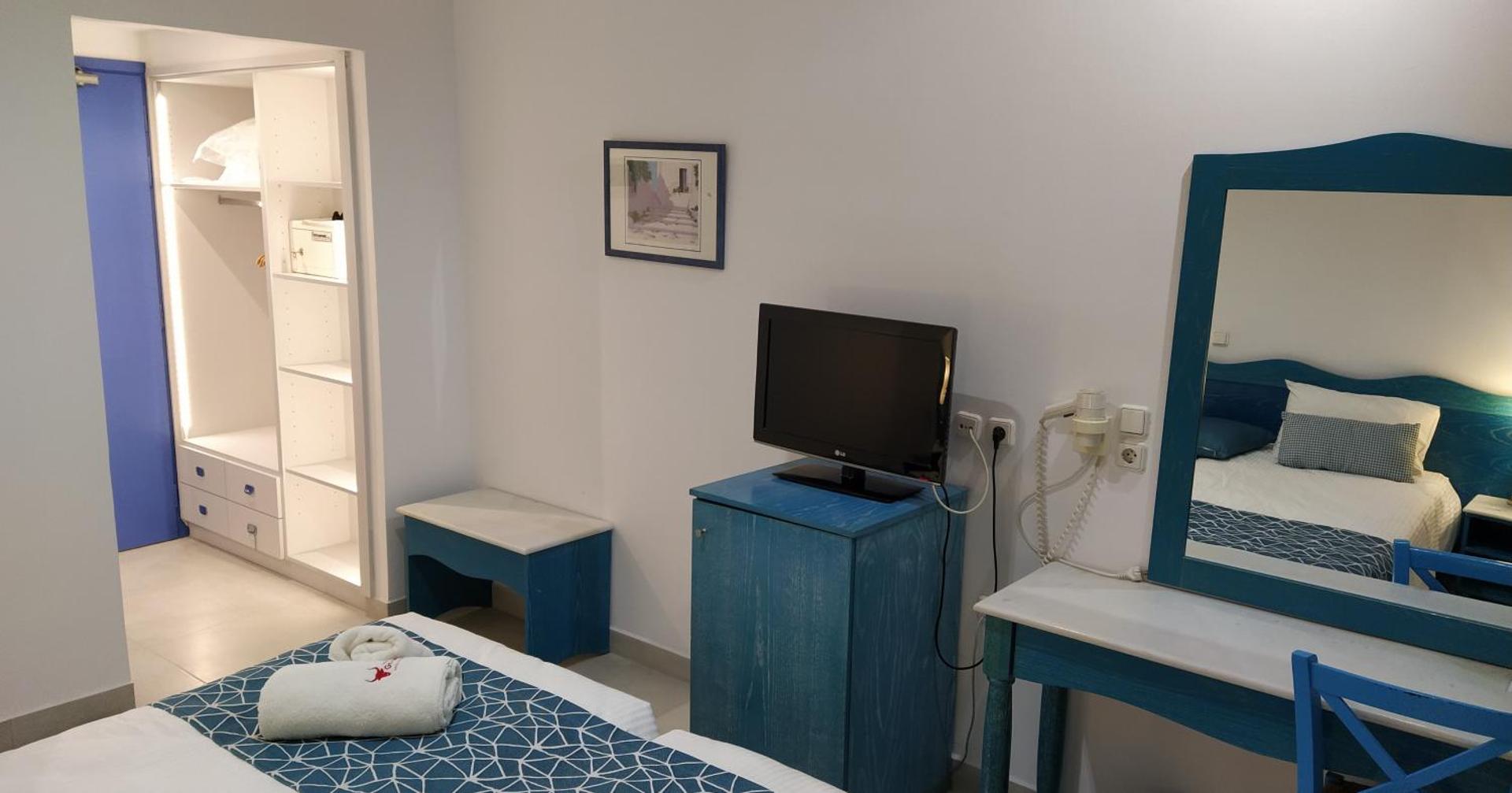 Knossos Hotel - Photo 41
