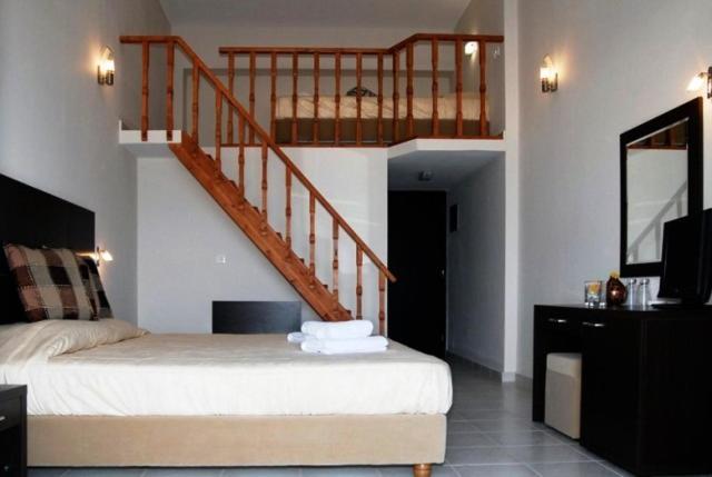 Kythera Irida - Photo 31