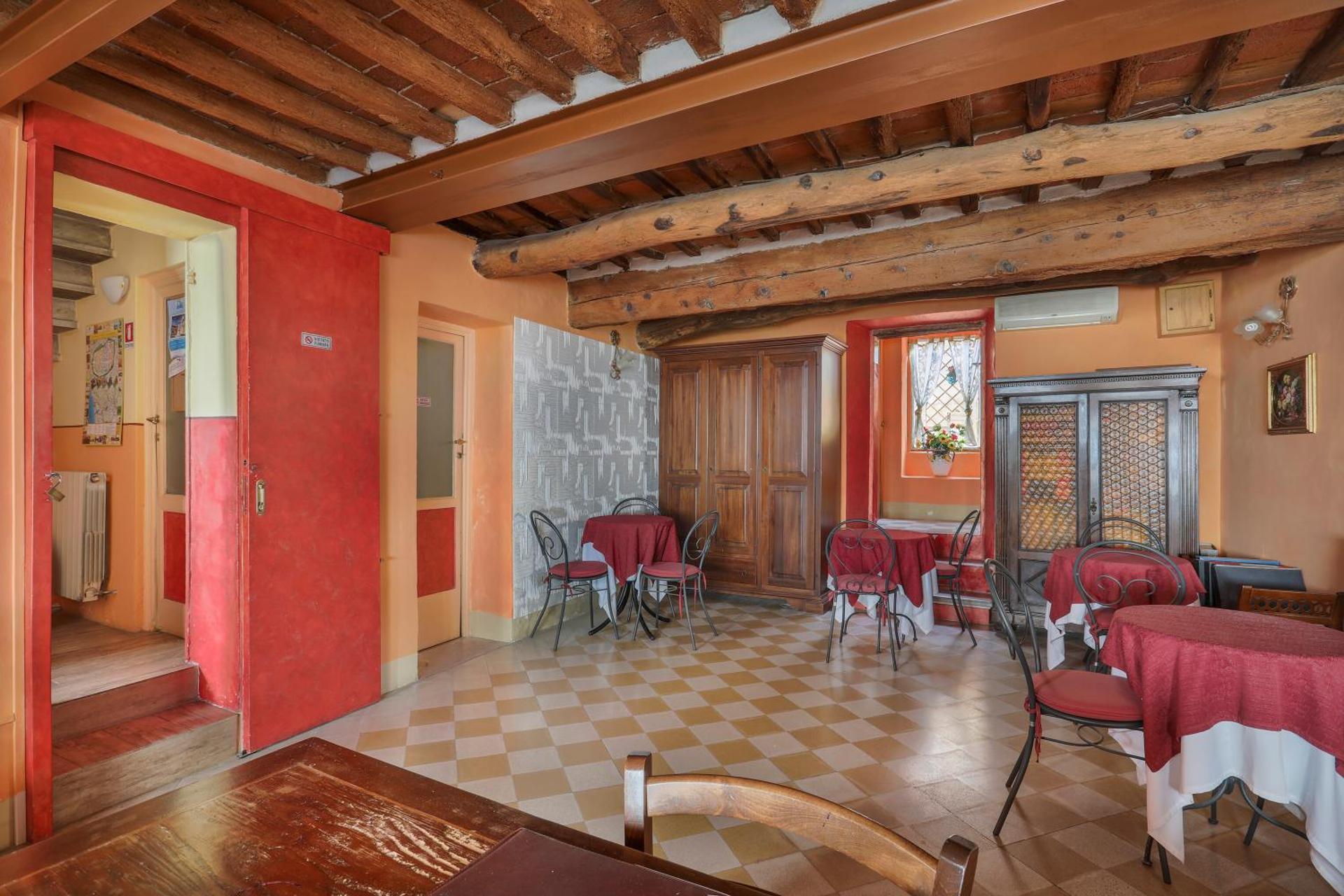 Antica Residenza Santa Chiara -City Center - Photo 21