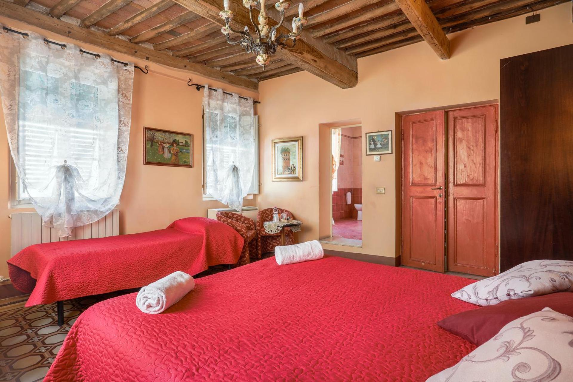 Antica Residenza Santa Chiara -City Center - Photo 43