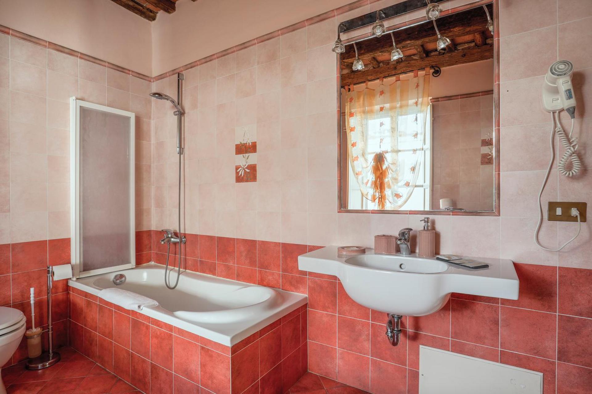 Antica Residenza Santa Chiara -City Center - Photo 31