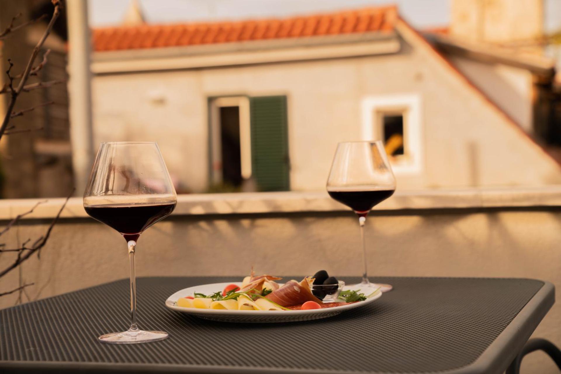 Slavija Culture Heritage Hotel - Photo 88