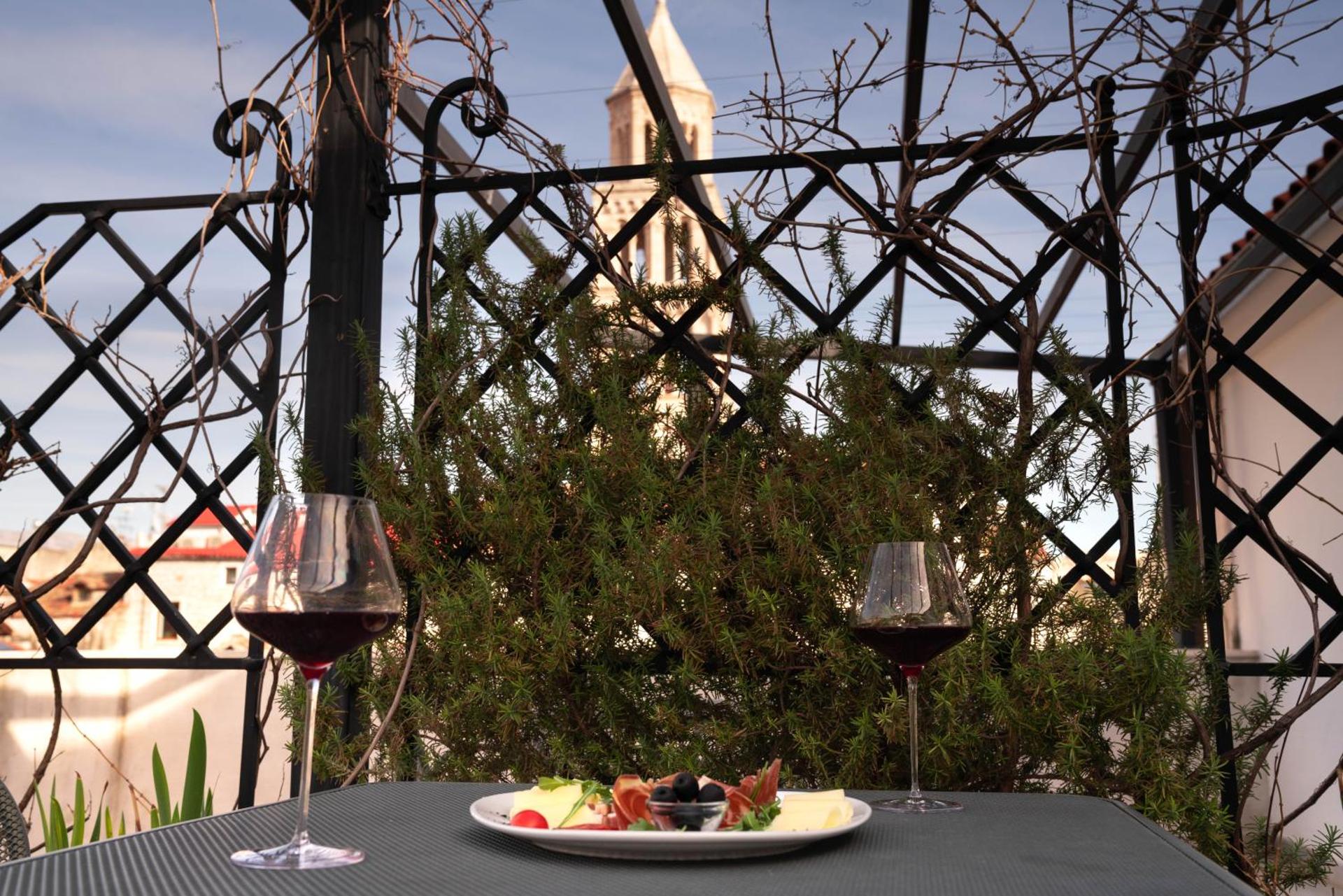 Slavija Culture Heritage Hotel - Photo 90