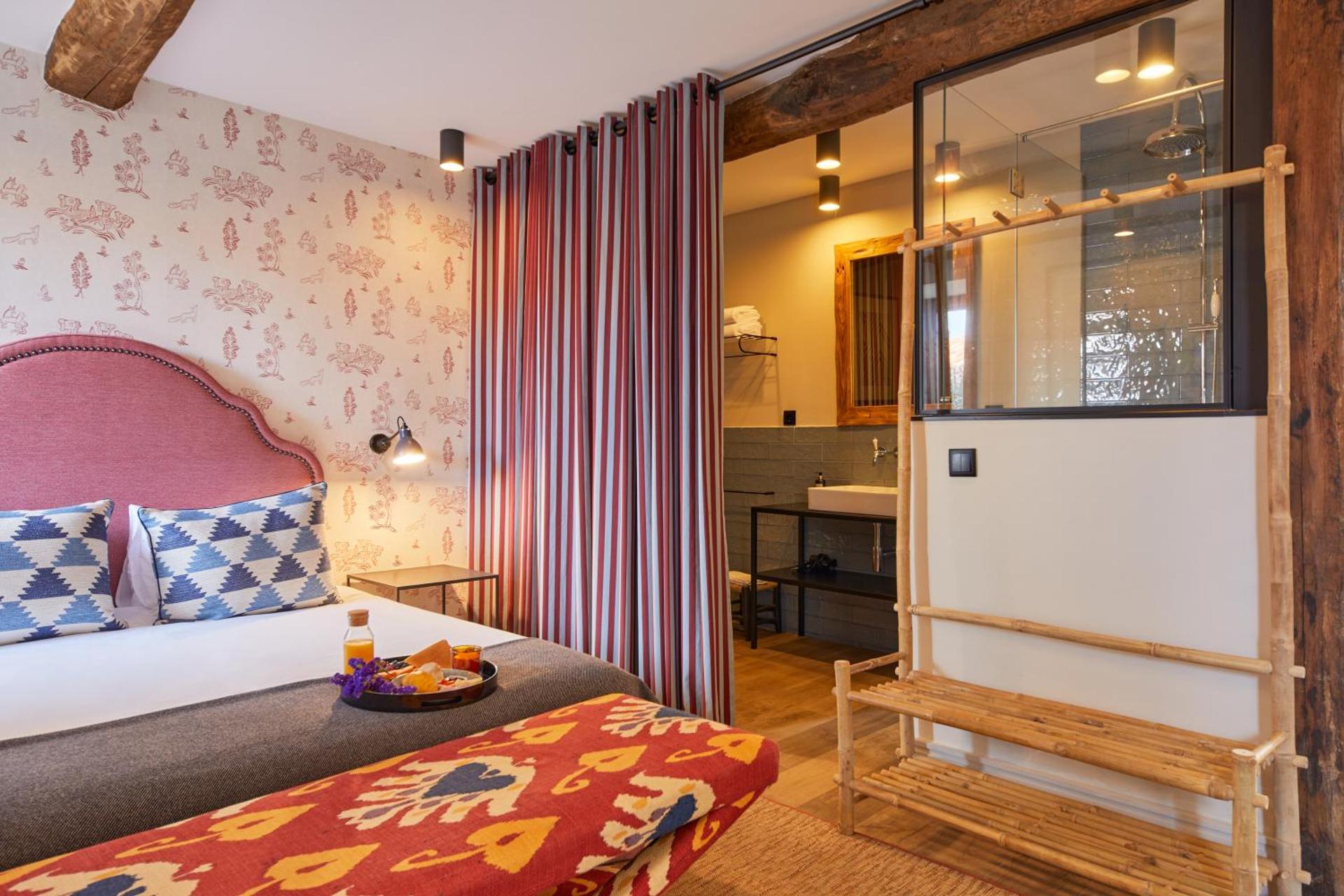 THE PINTA Boutique - Photo 16