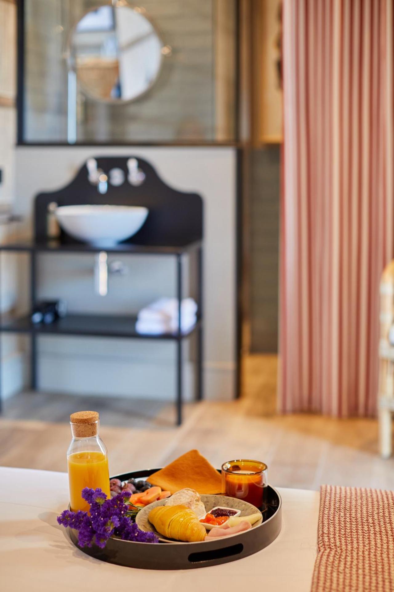 THE PINTA Boutique - Photo 76