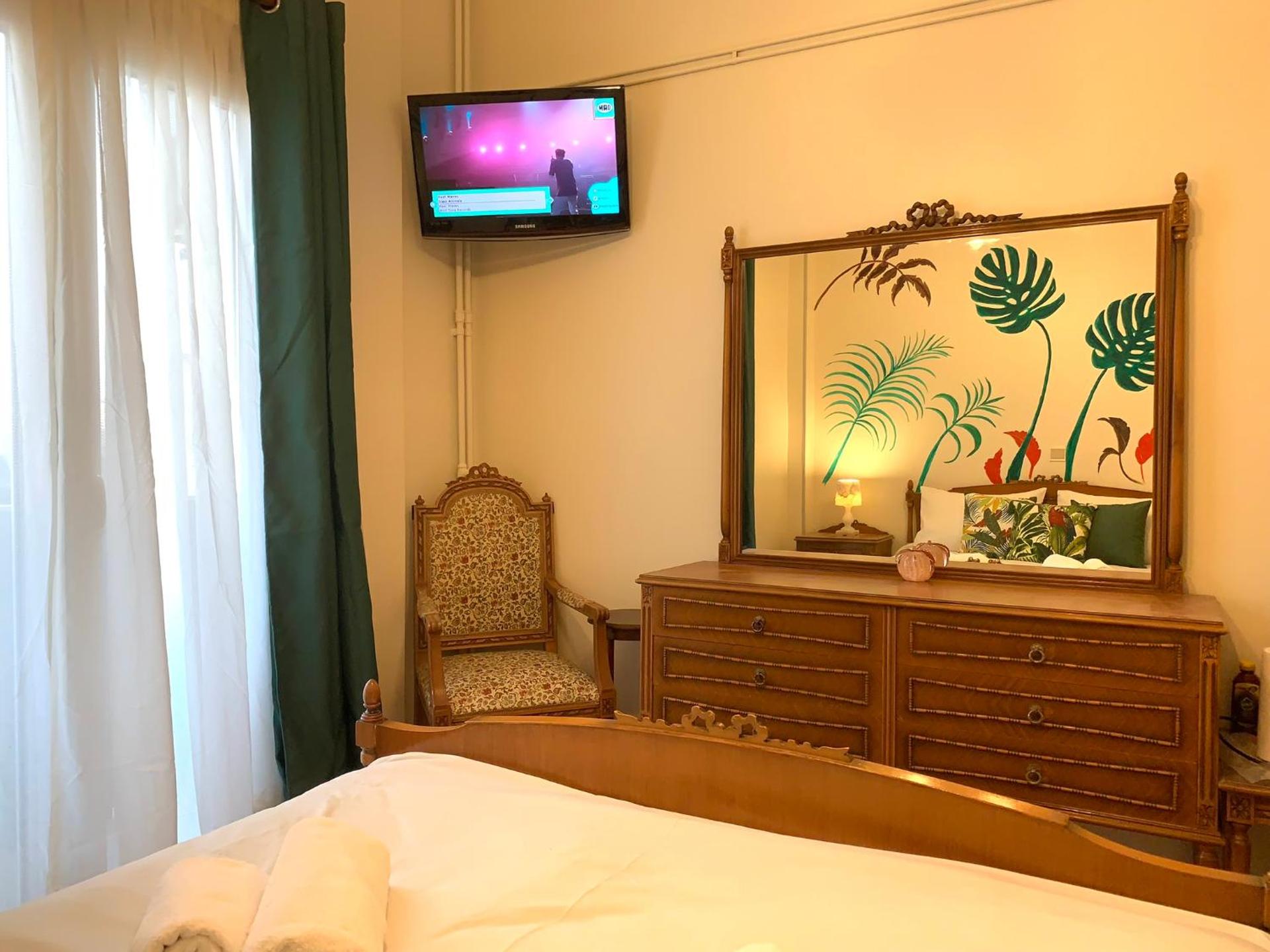 Athina Apartments - Photo 4