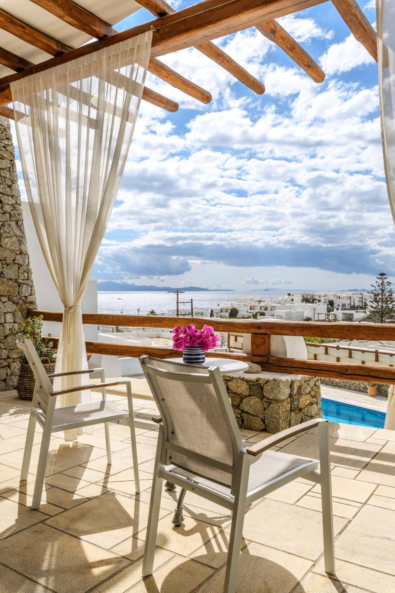 Pelican Bay Hotel - Photo 19