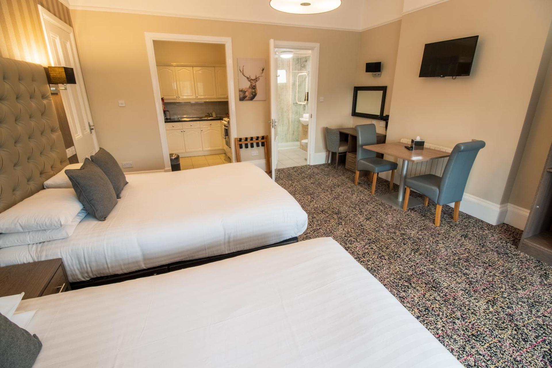 Embassy Apartments - Photo 33