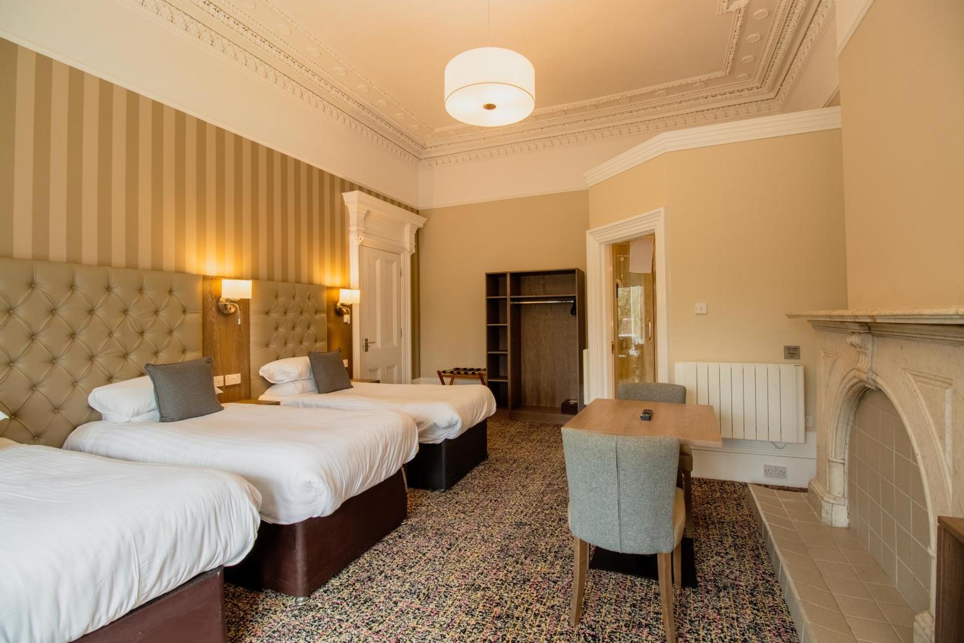 Embassy Apartments - Photo 37