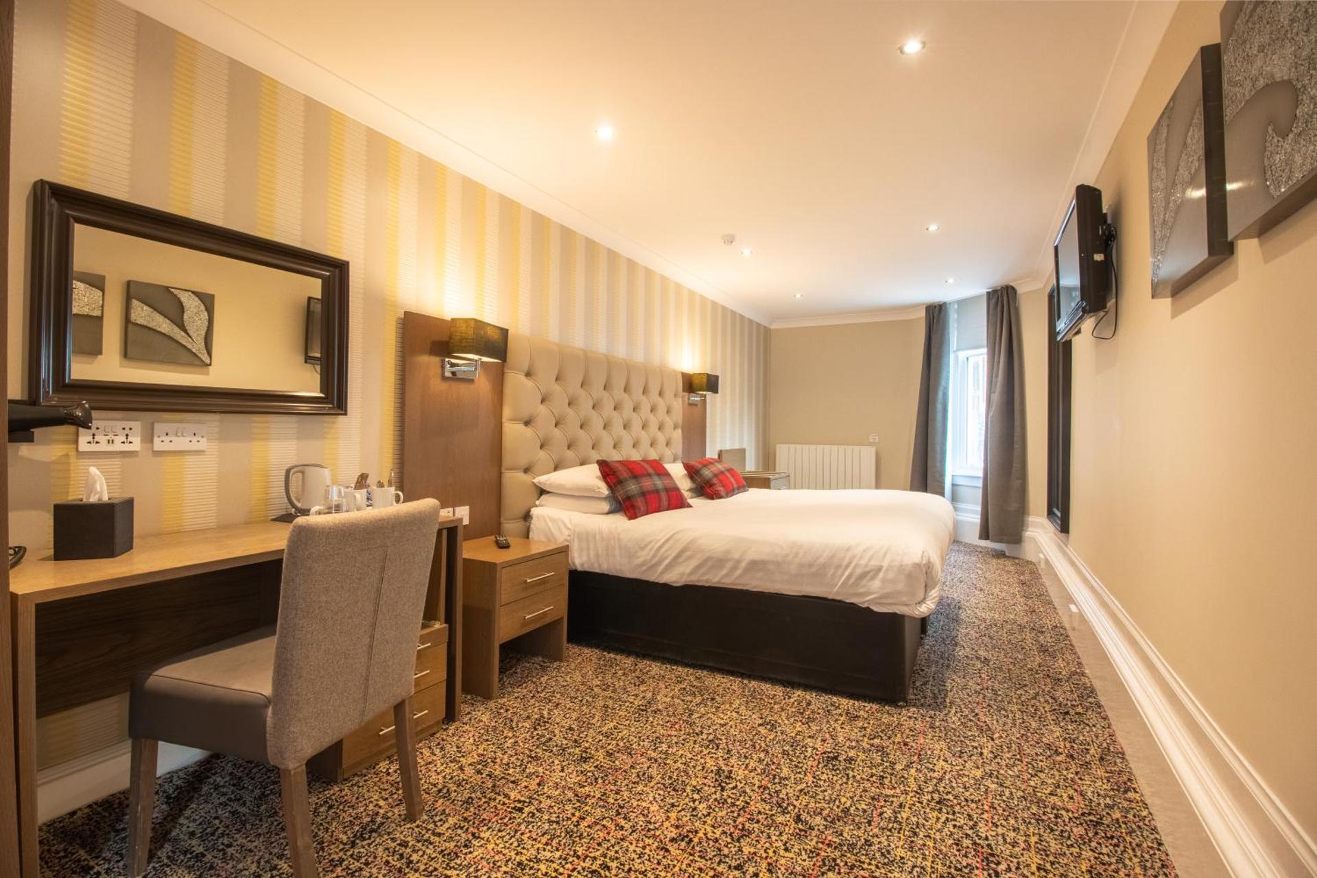 Embassy Apartments - Photo 20