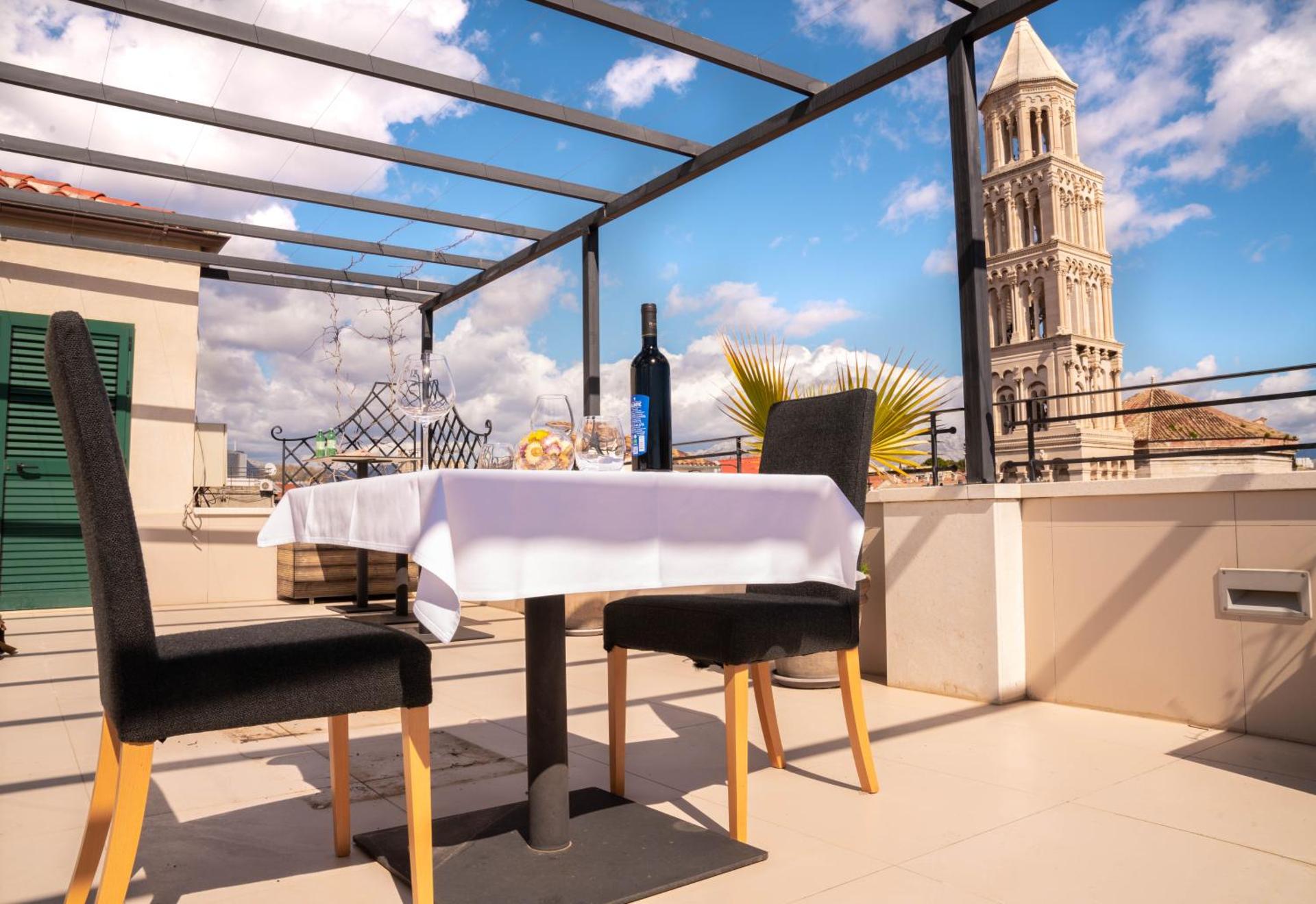 Slavija Culture Heritage Hotel - Photo 157