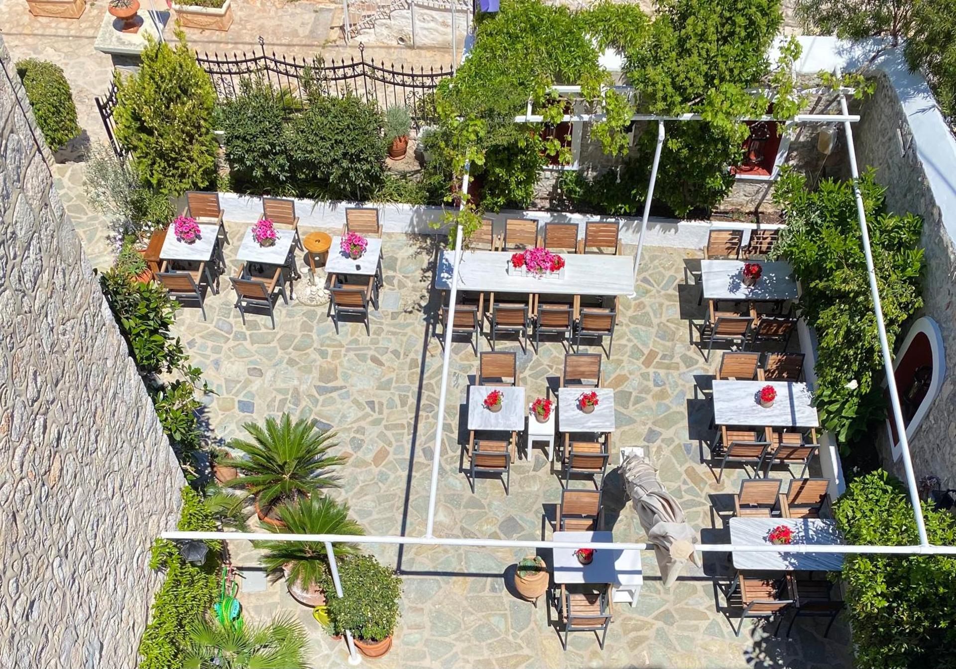 Mistral Hotel - Photo 51