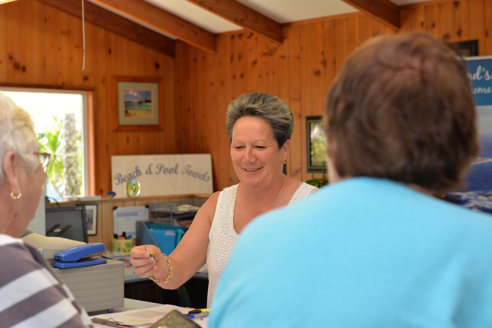 Aloha Apartments - Photo 18