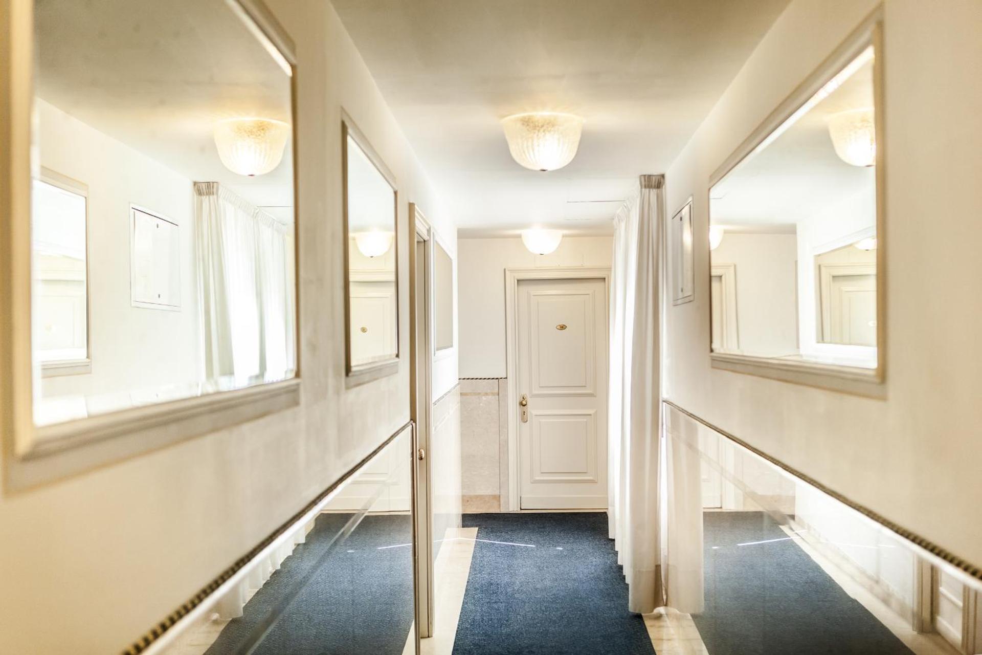 Hotel San Luca - Photo 17