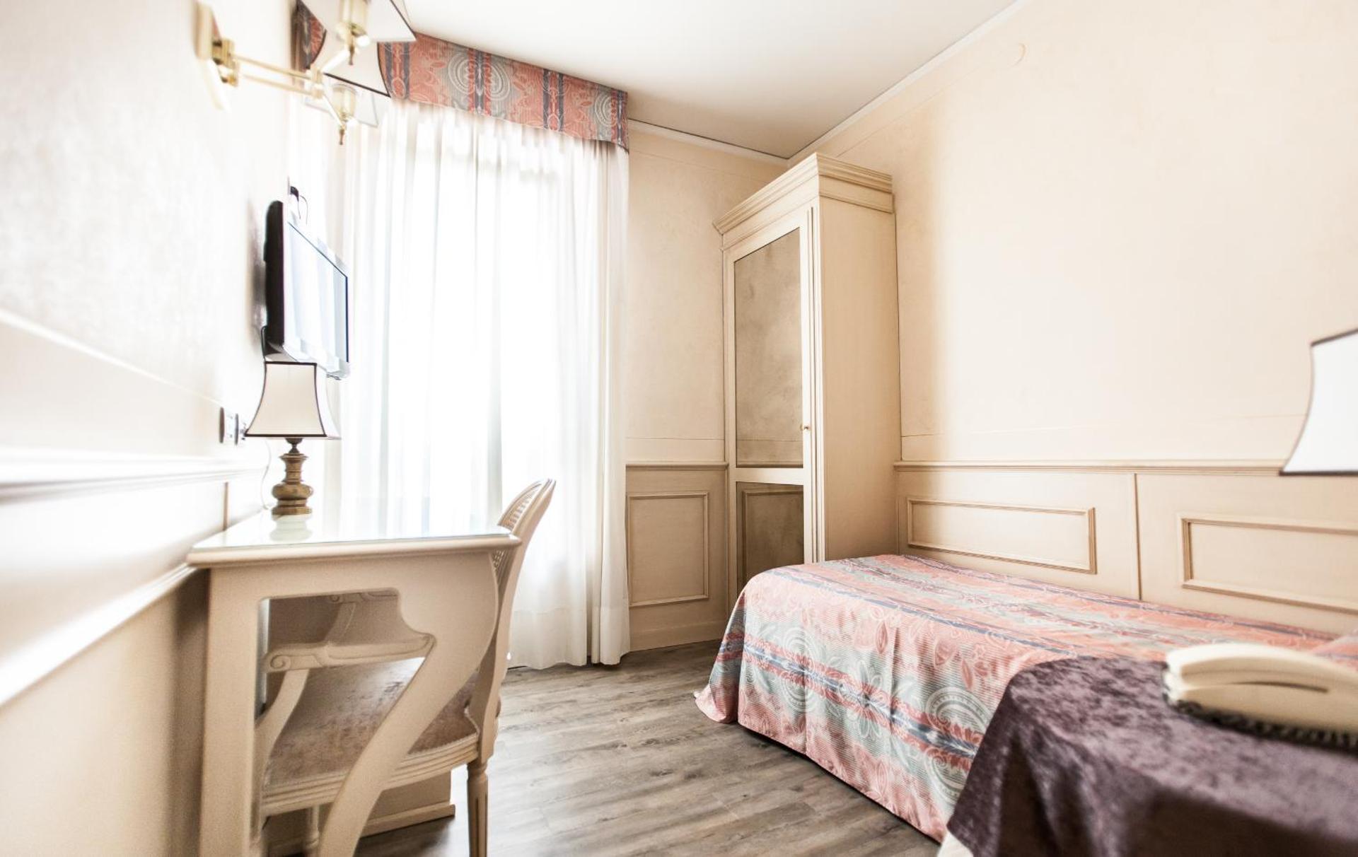 Hotel San Luca - Photo 51