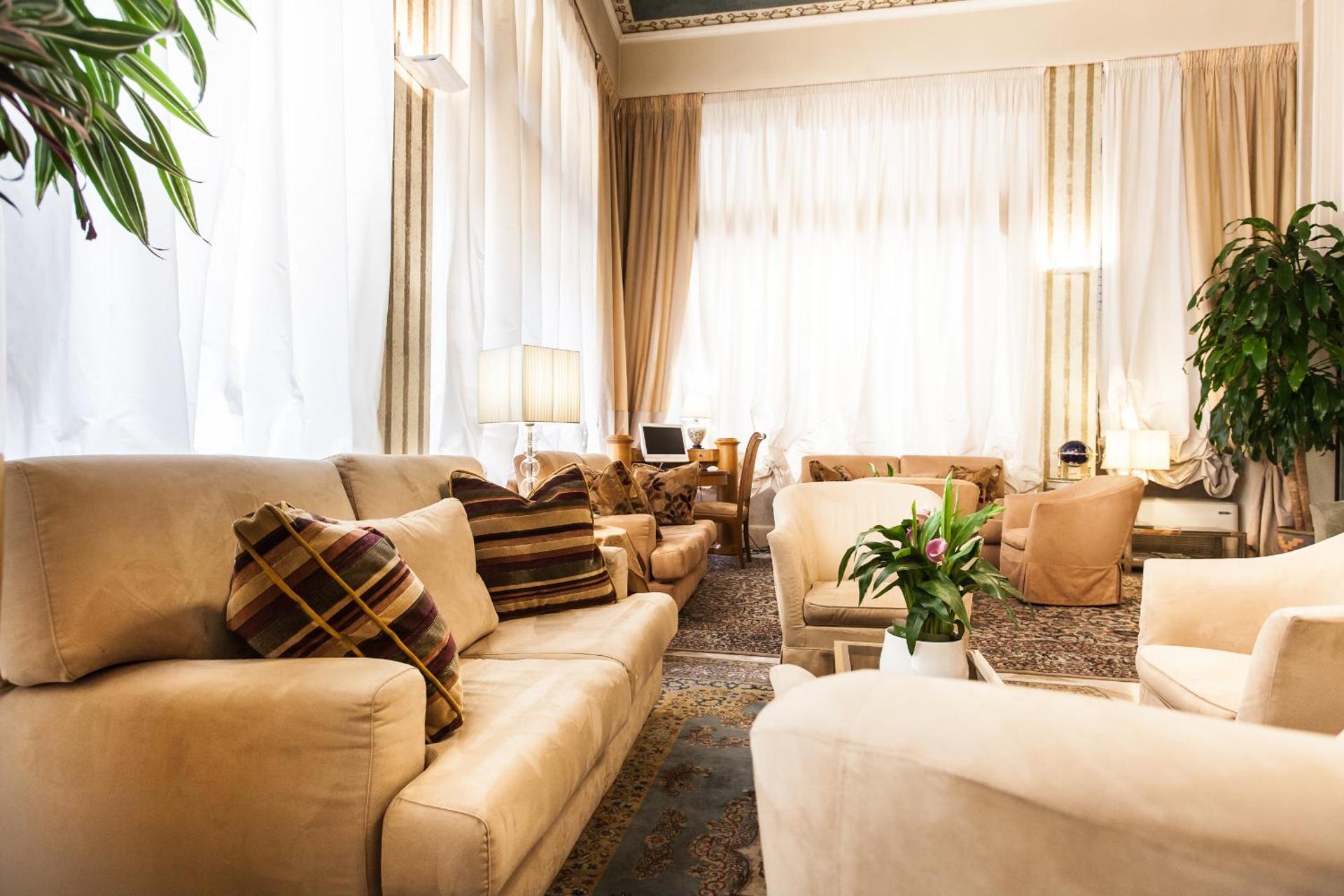 Hotel San Luca - Photo 16