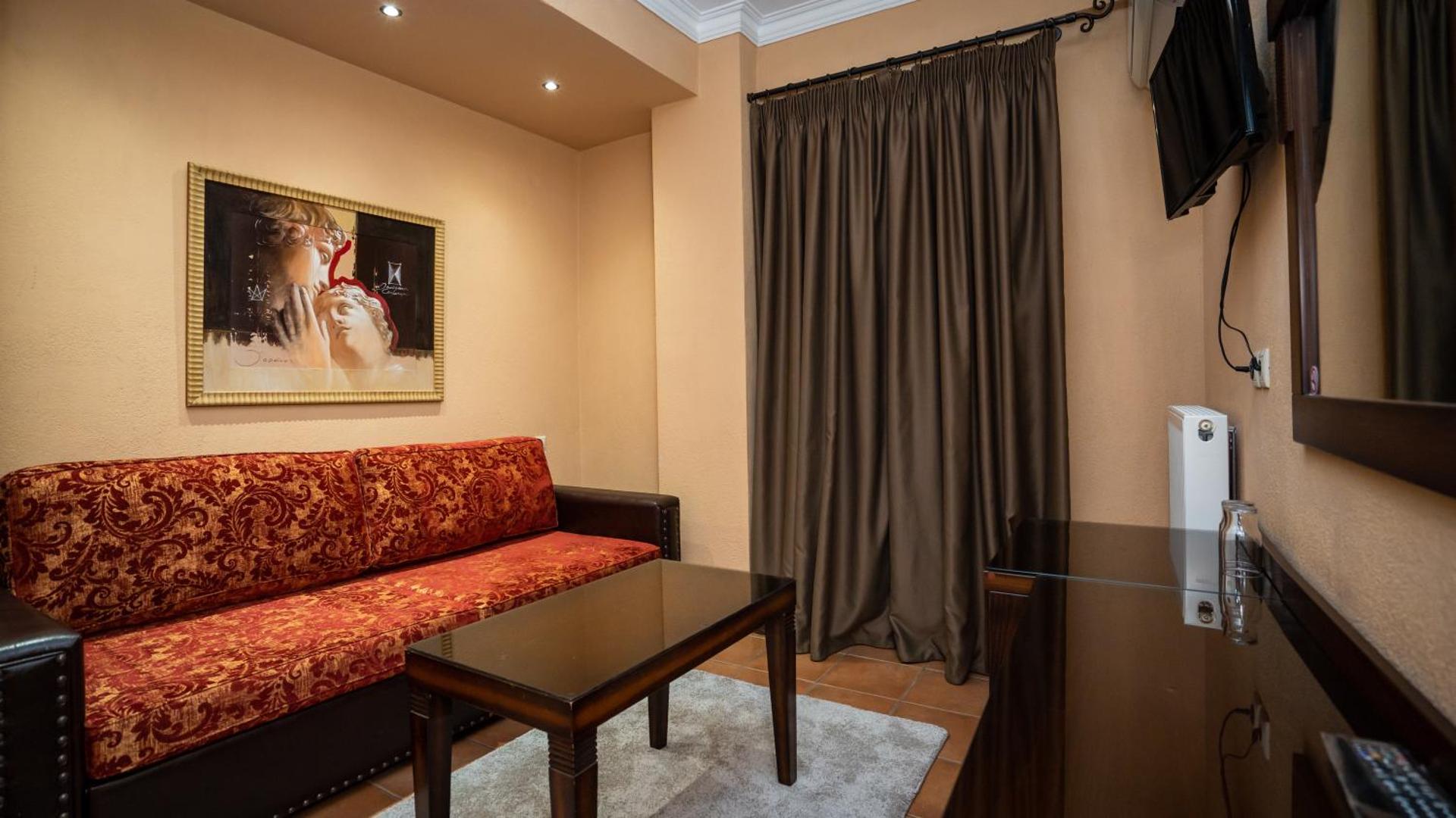Dellas Boutique Hotel - Photo 22