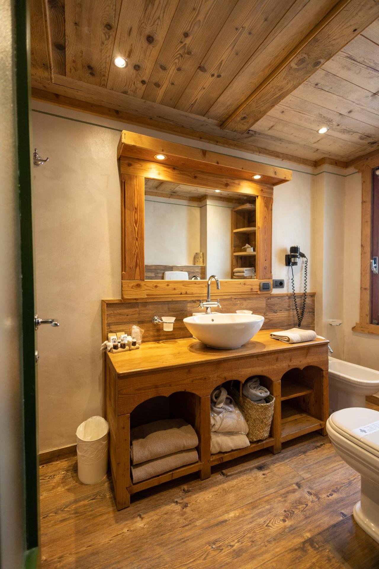 Hotel Bucaneve - Photo 77