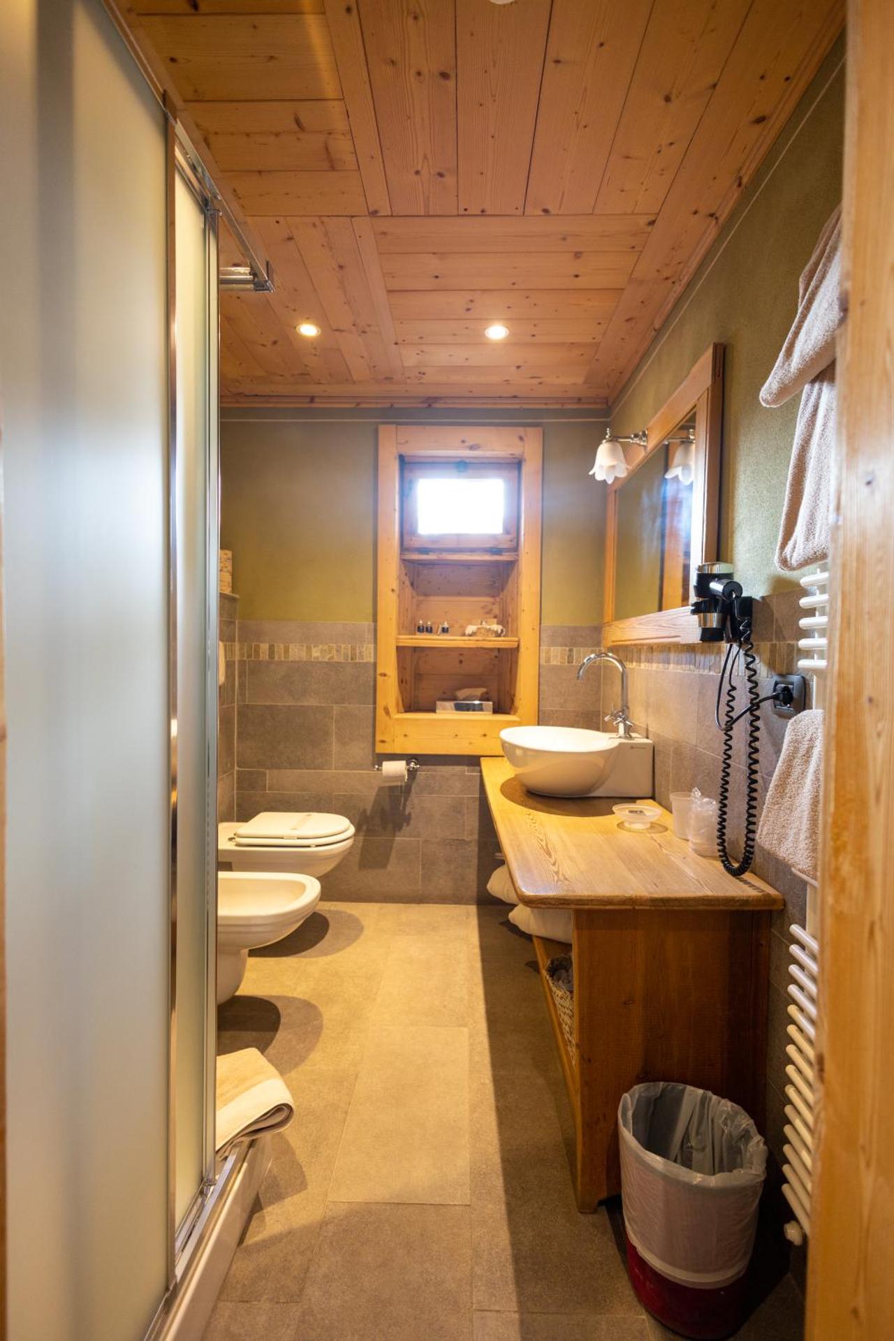 Hotel Bucaneve - Photo 55