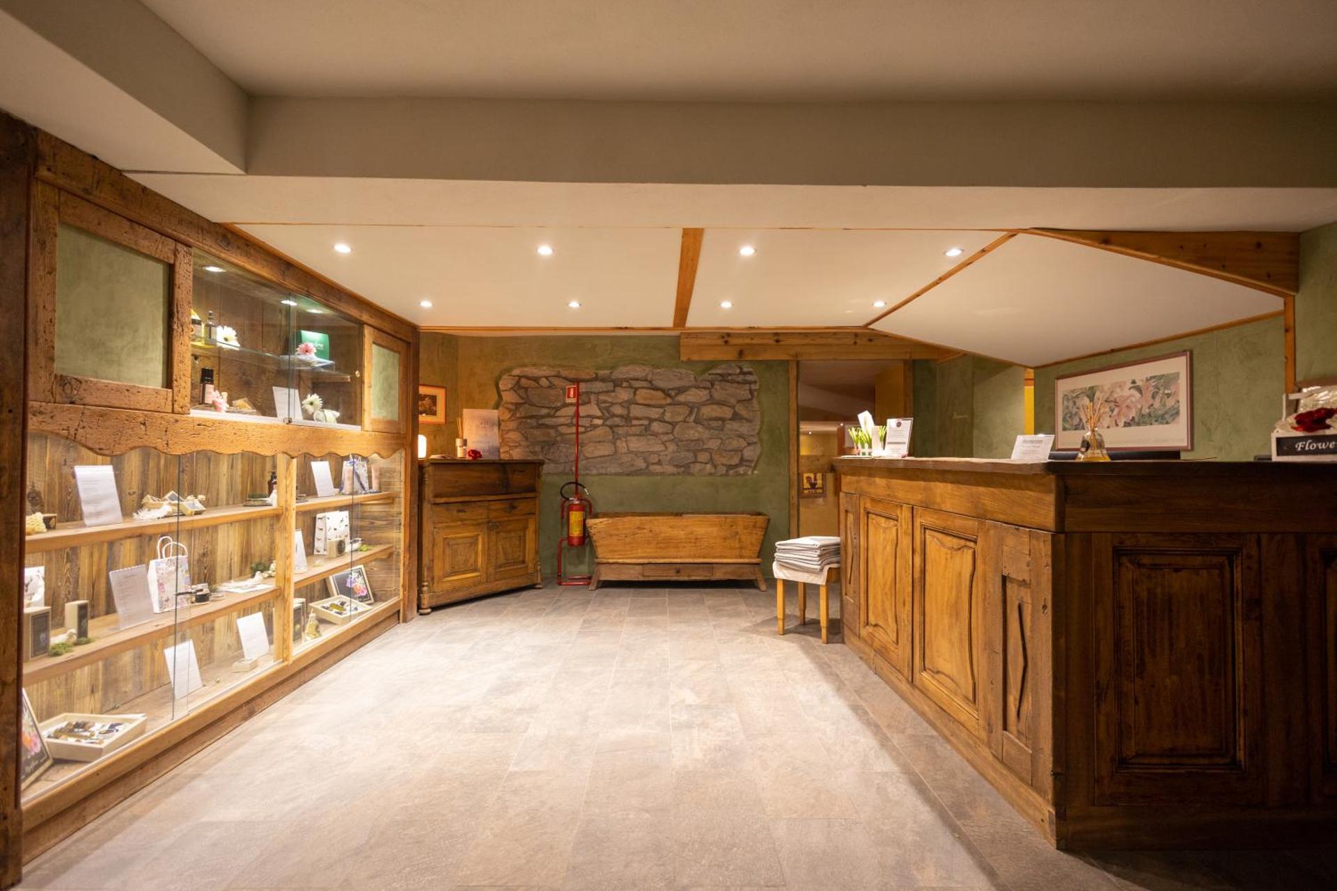 Hotel Bucaneve - Photo 13