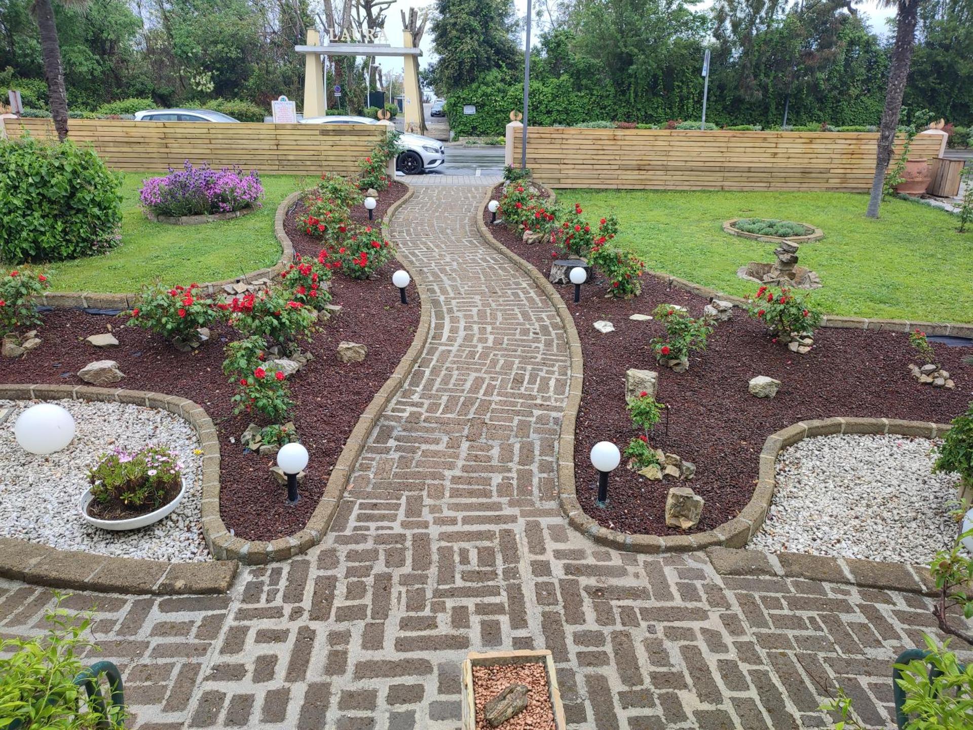 Euro Hotel - Photo 17