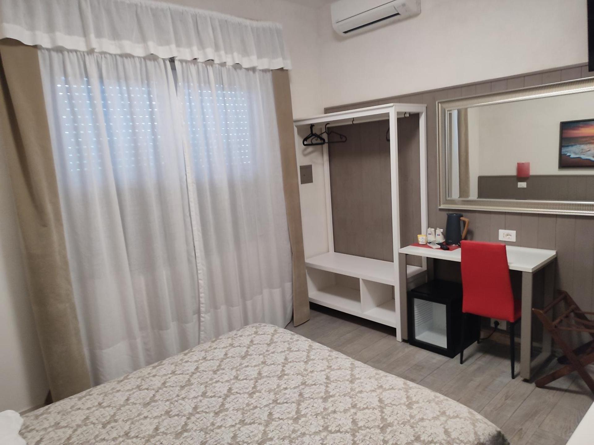 Euro Hotel - Photo 30