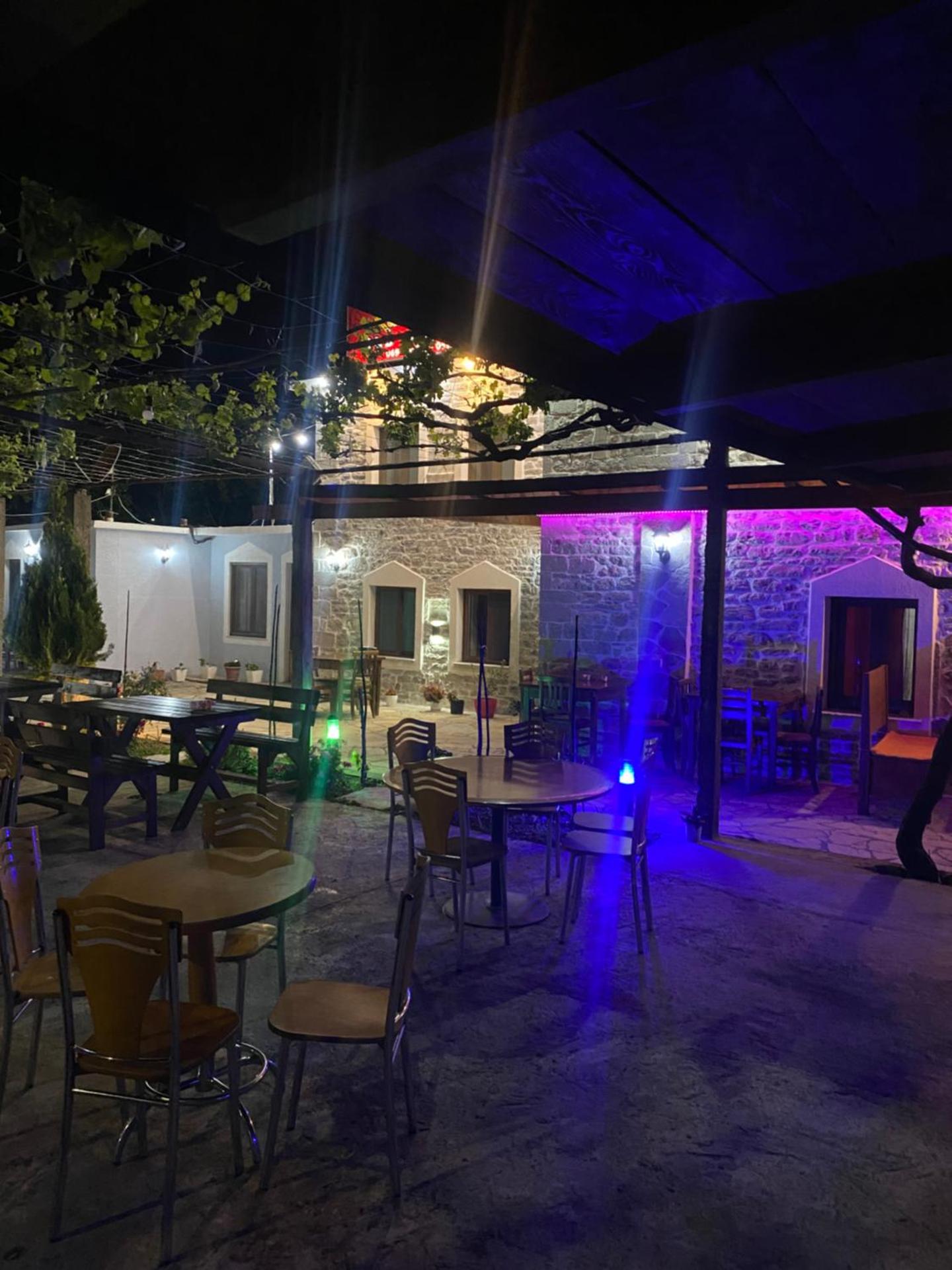 Kulla e Vjeter (Bar Restaurant, Guesthouse, Parking and Camping) - Photo 27