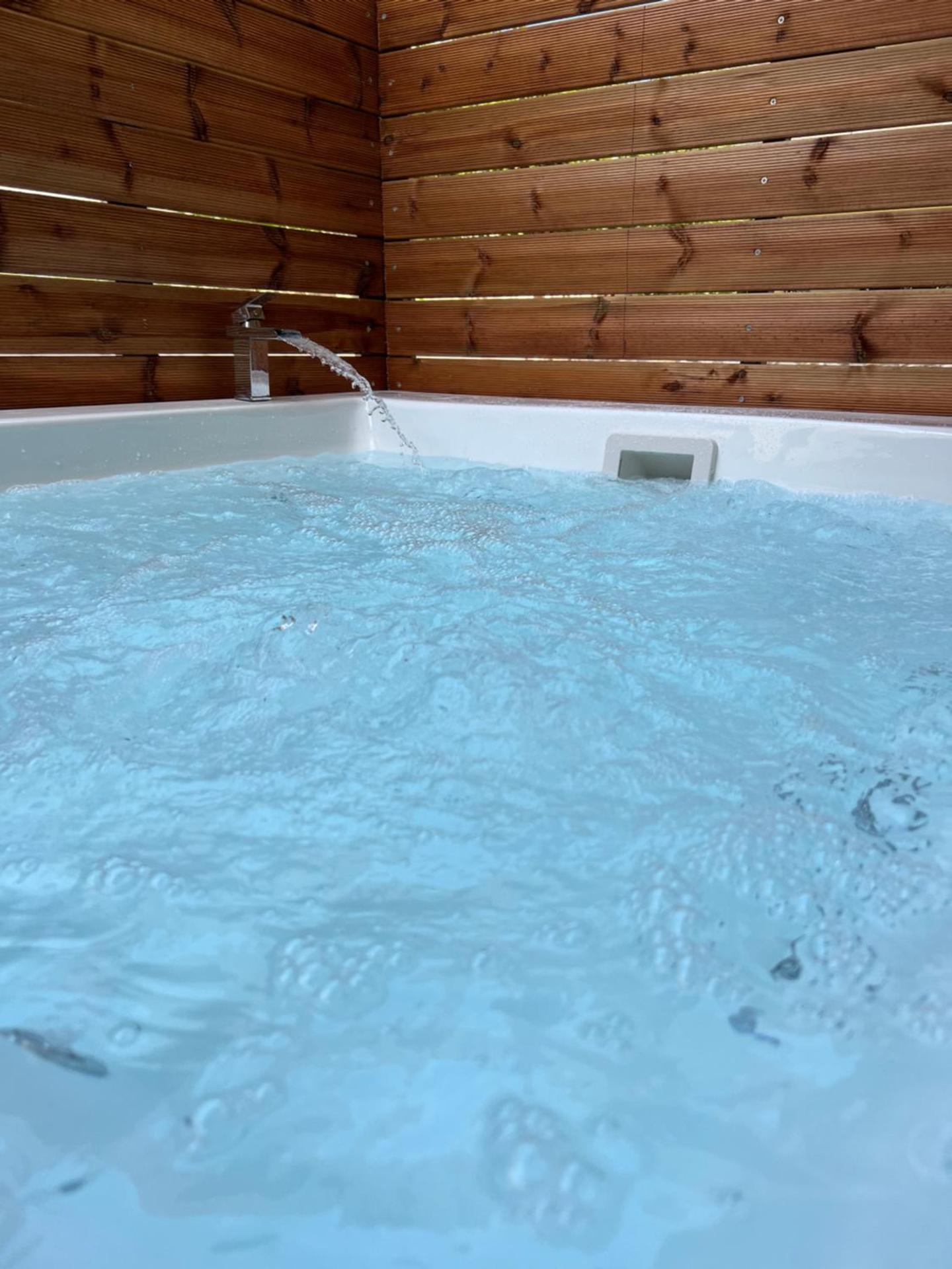 Jacuzzi studio close to athens airport!! - Photo 13