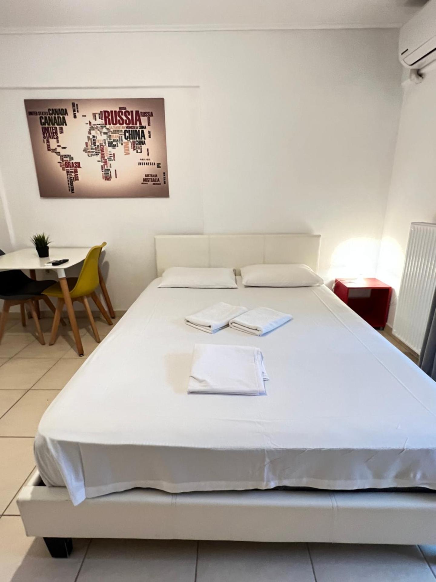 Jacuzzi studio close to athens airport!! - Photo 20