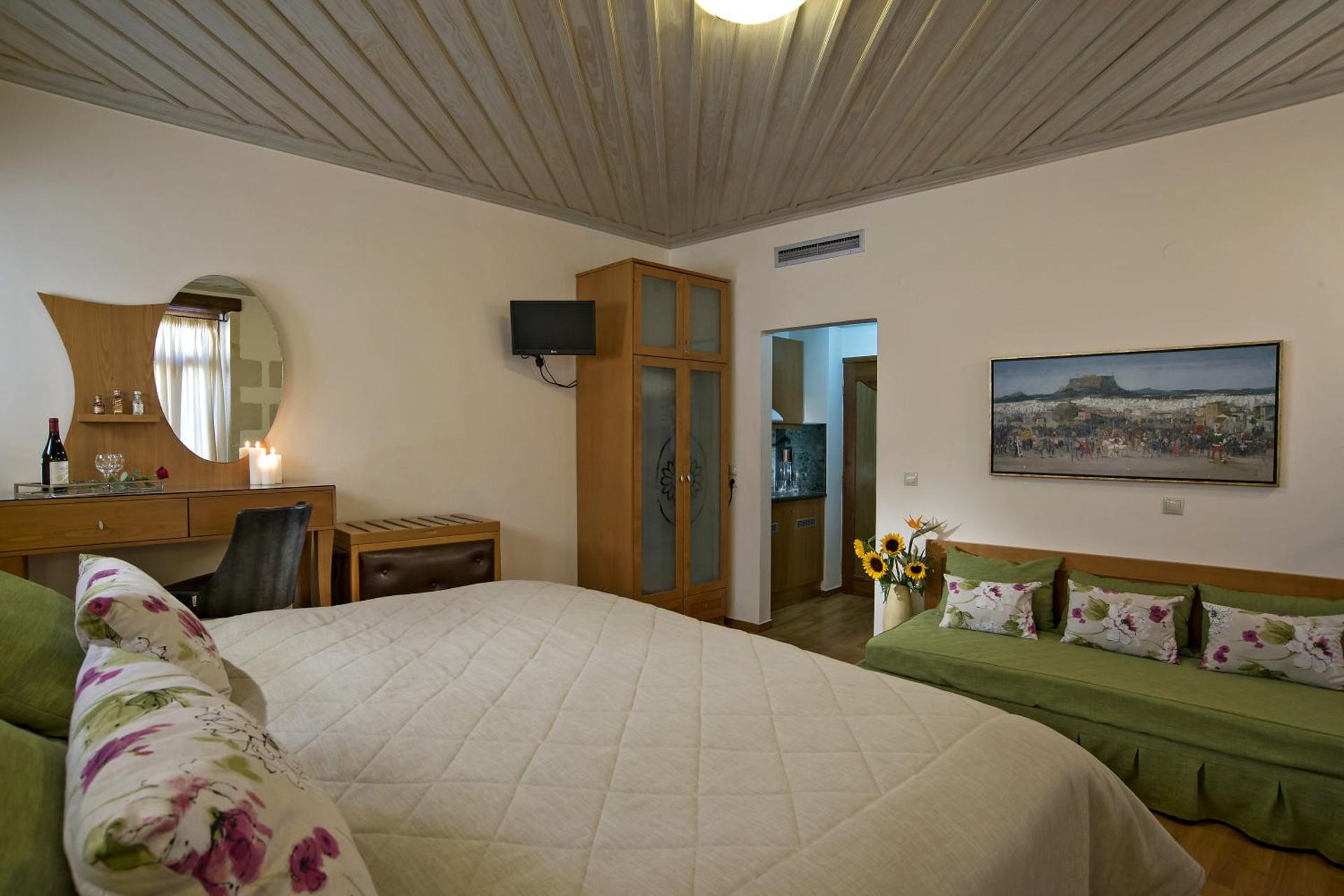 Ionas Boutique Hotel - Photo 16