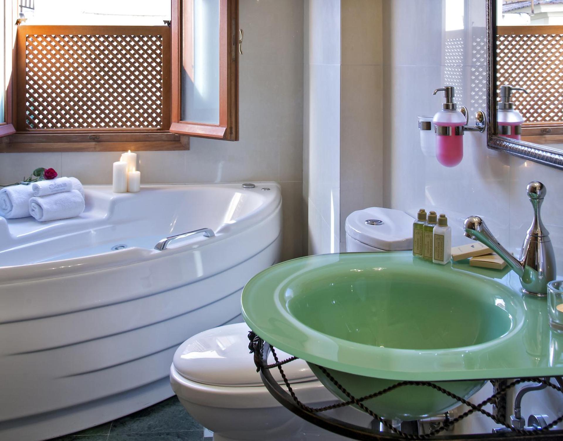 Ionas Boutique Hotel - Photo 26