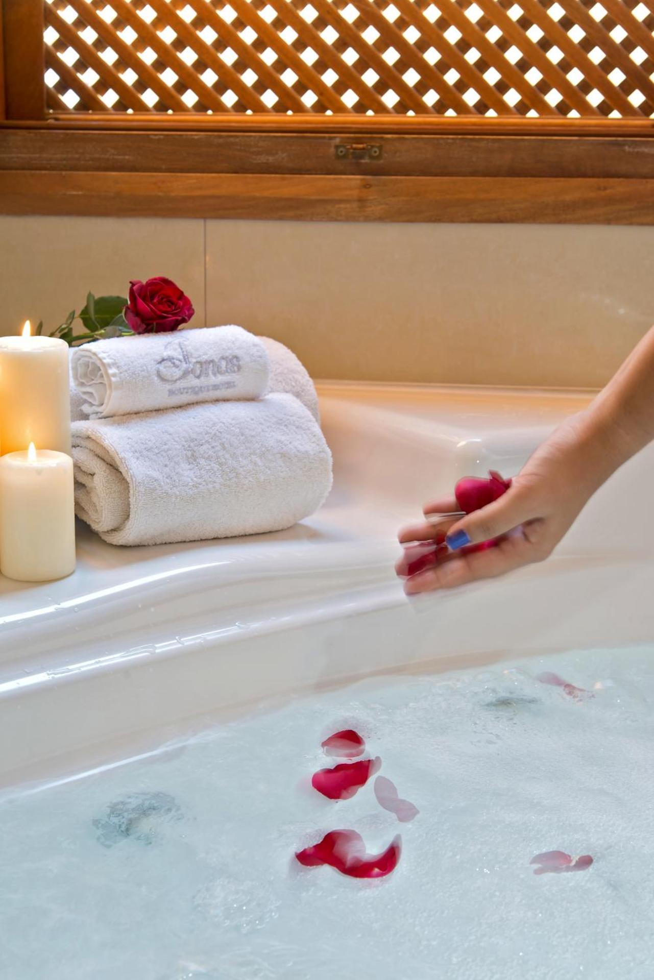 Ionas Boutique Hotel - Photo 28