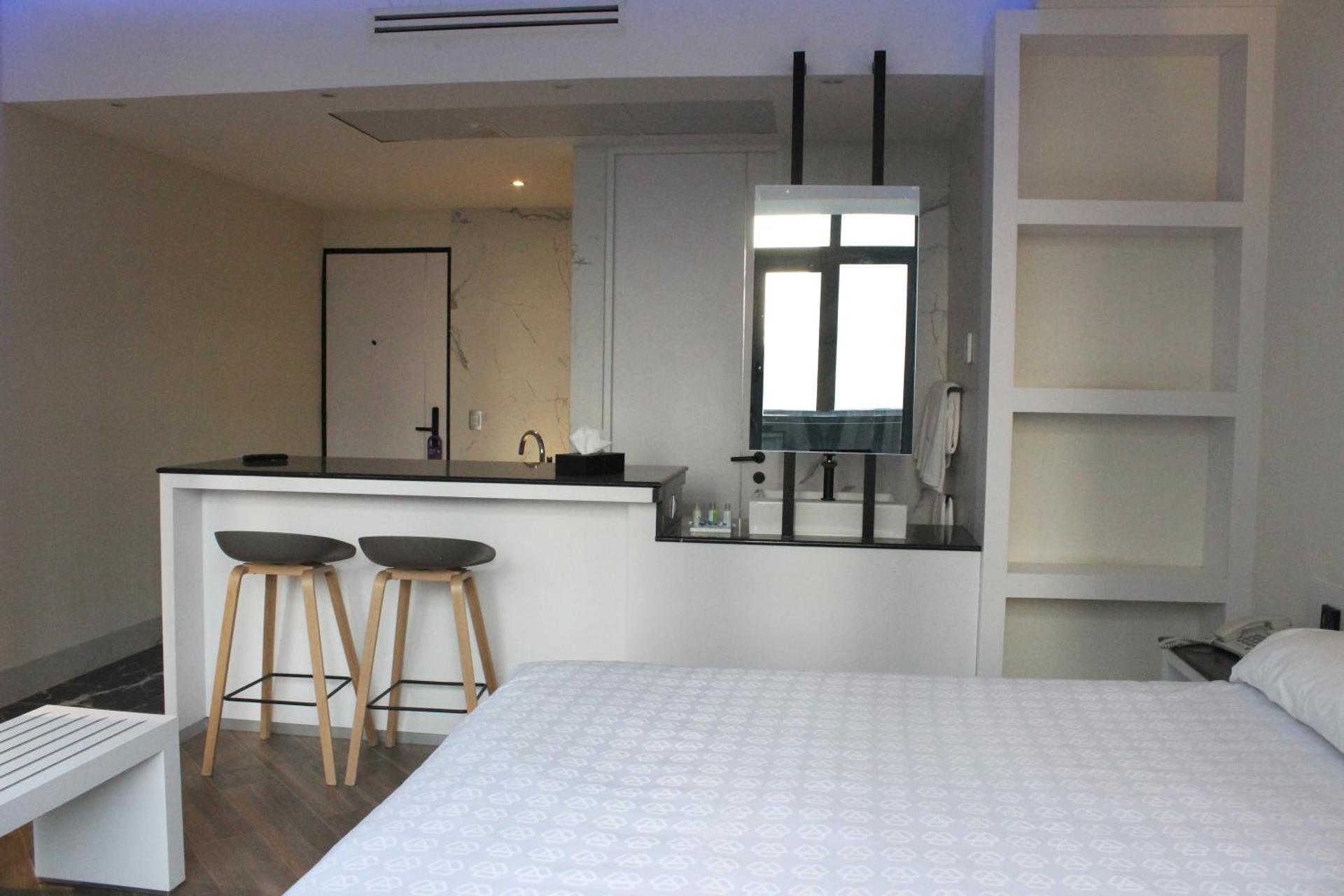 WeEnjoy Hotels Grand Prix Aeropuerto CDMX - Photo 73