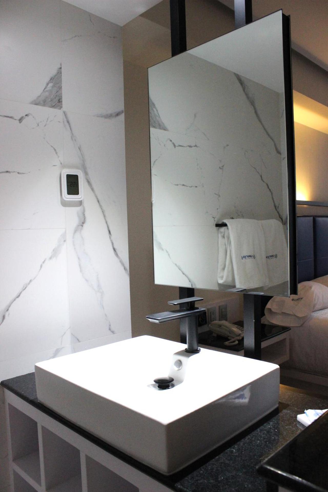 WeEnjoy Hotels Grand Prix Aeropuerto CDMX - Photo 35