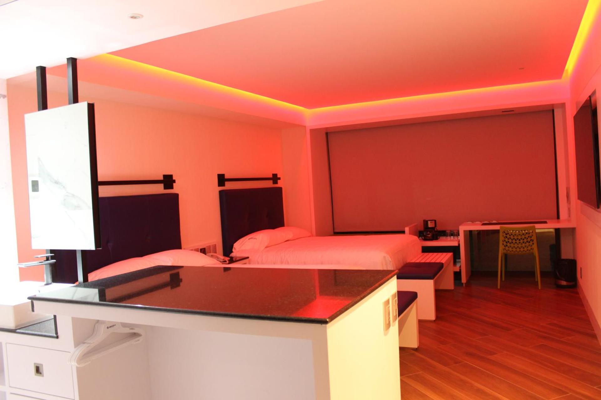 WeEnjoy Hotels Grand Prix Aeropuerto CDMX - Photo 59