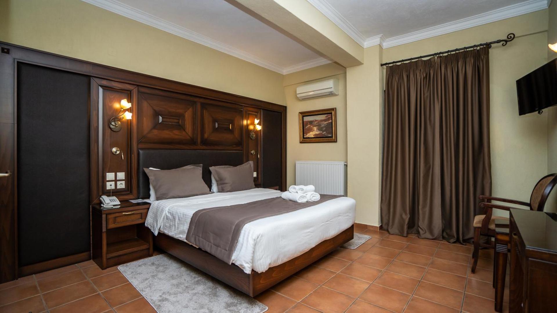 Dellas Boutique Hotel - Photo 12