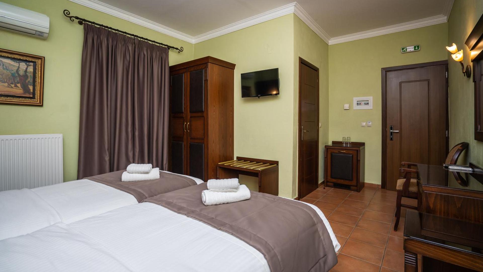Dellas Boutique Hotel - Photo 52