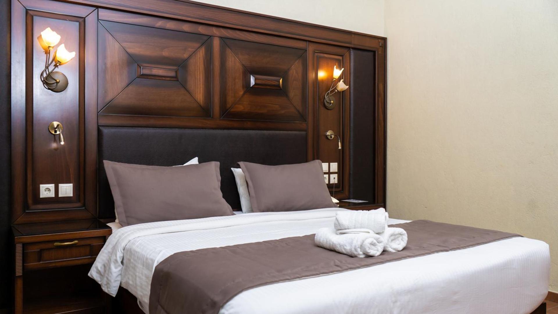 Dellas Boutique Hotel - Photo 50
