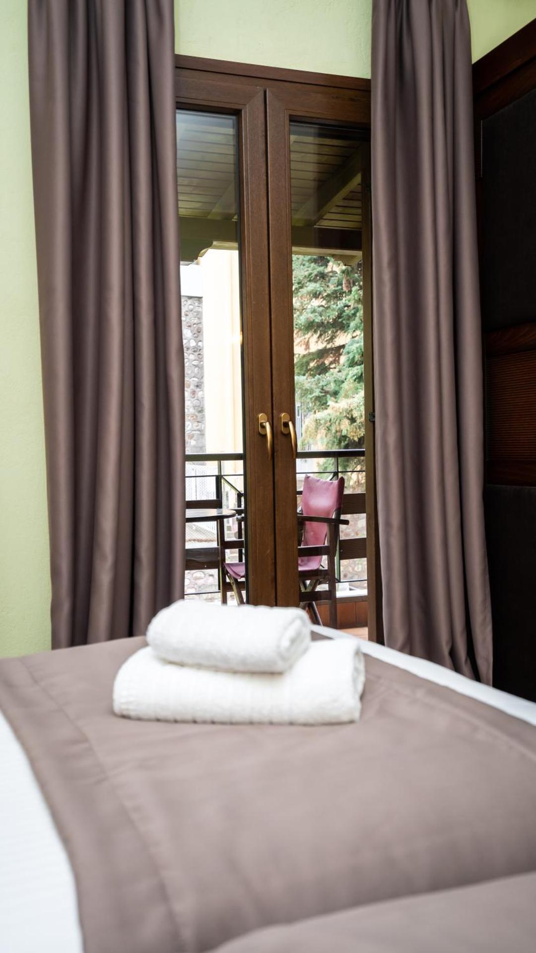 Dellas Boutique Hotel - Photo 53