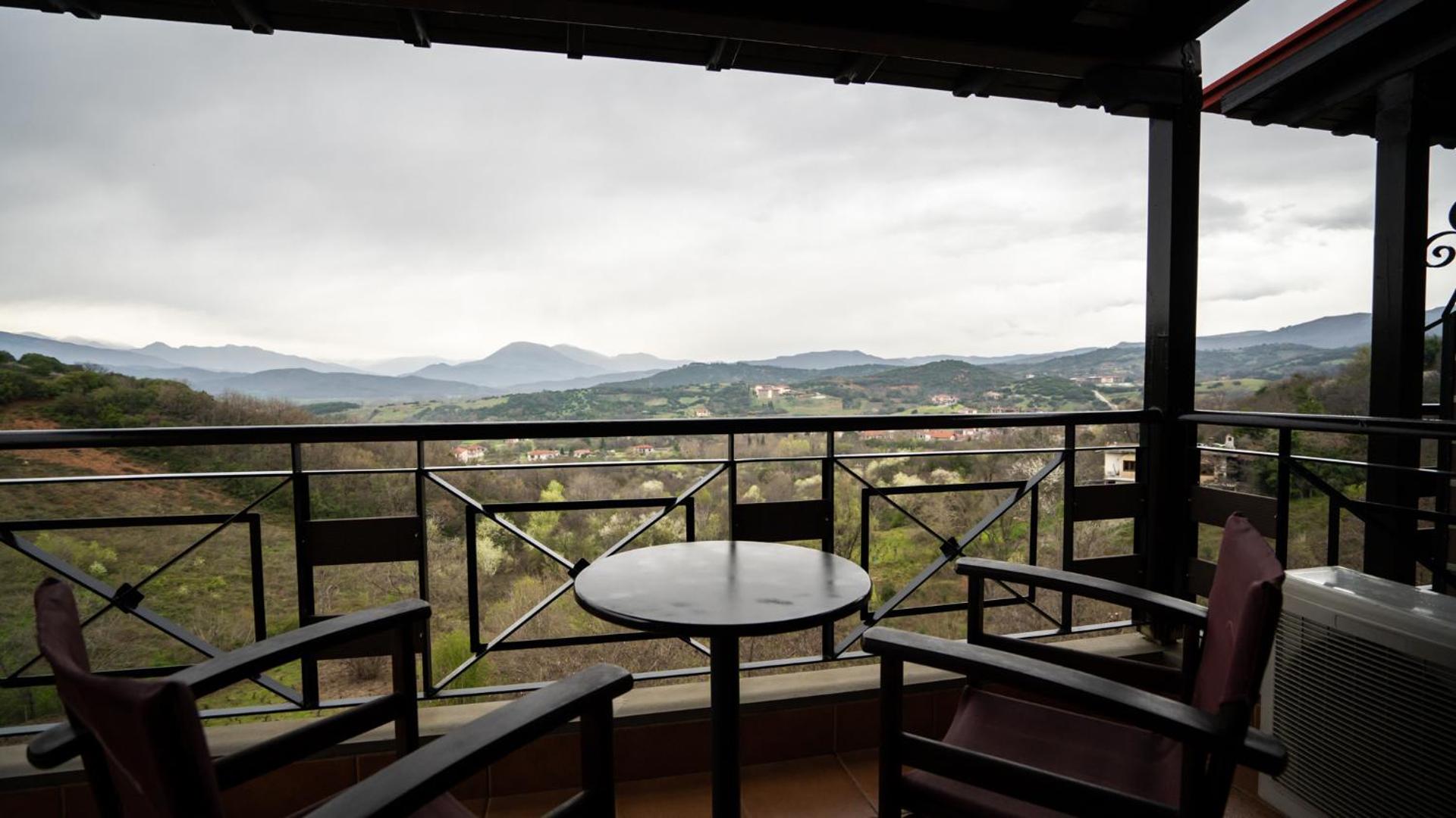 Dellas Boutique Hotel - Photo 40